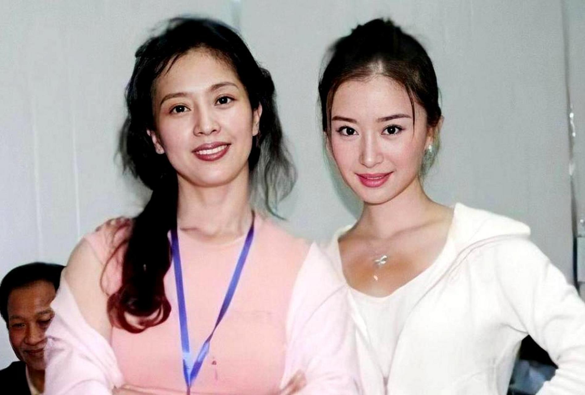 刘亦菲的颜值可以说是遗传自她母亲刘晓丽.