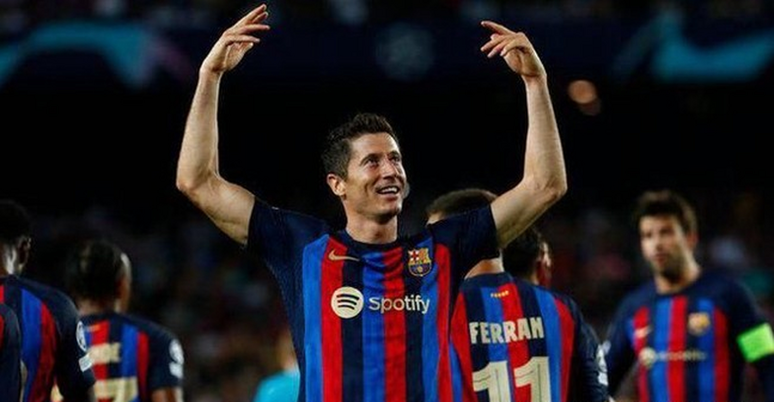 在接受采访时,莱万坦言在巴萨踢球赢得金球奖的机会比在拜仁要高很多.