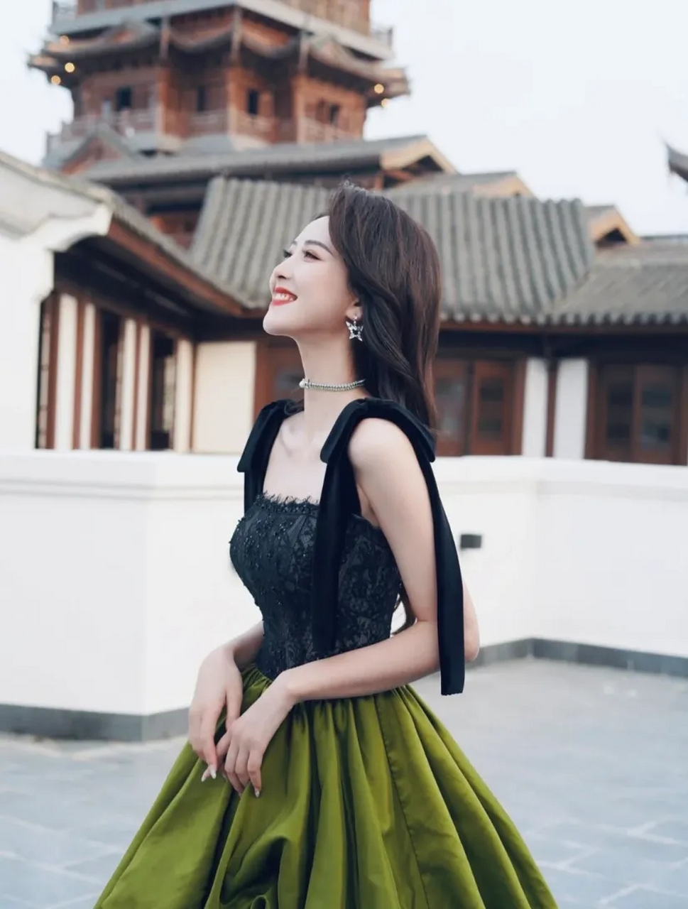 被央视美女主持李丹惊艳到了!