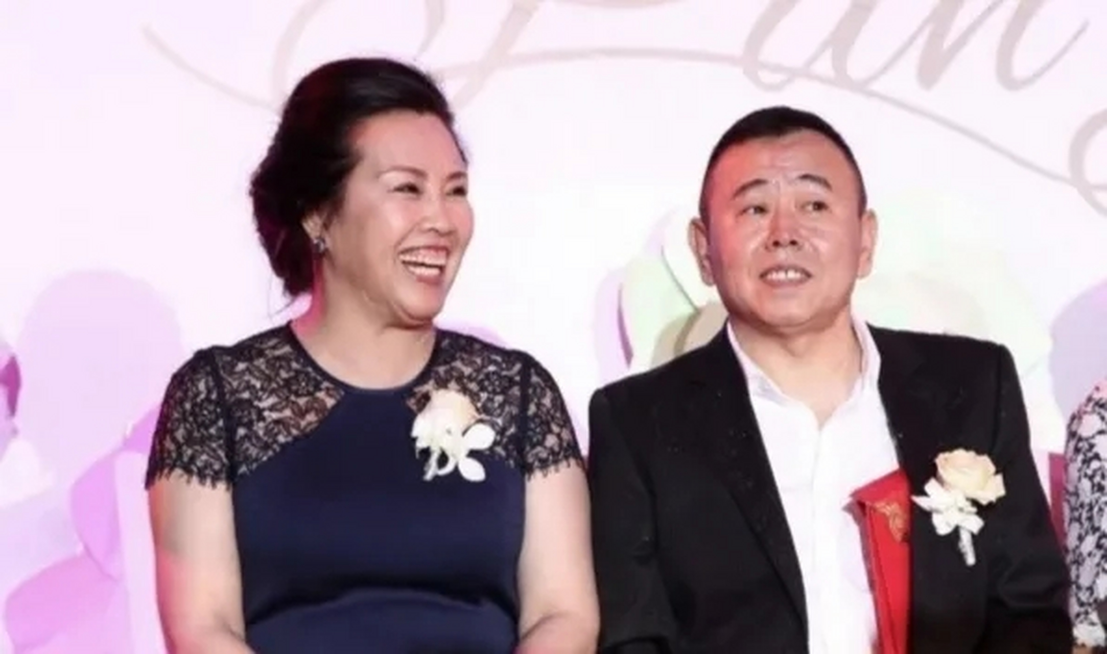 潘长江走红后,想离婚,觉得老婆配不上他.