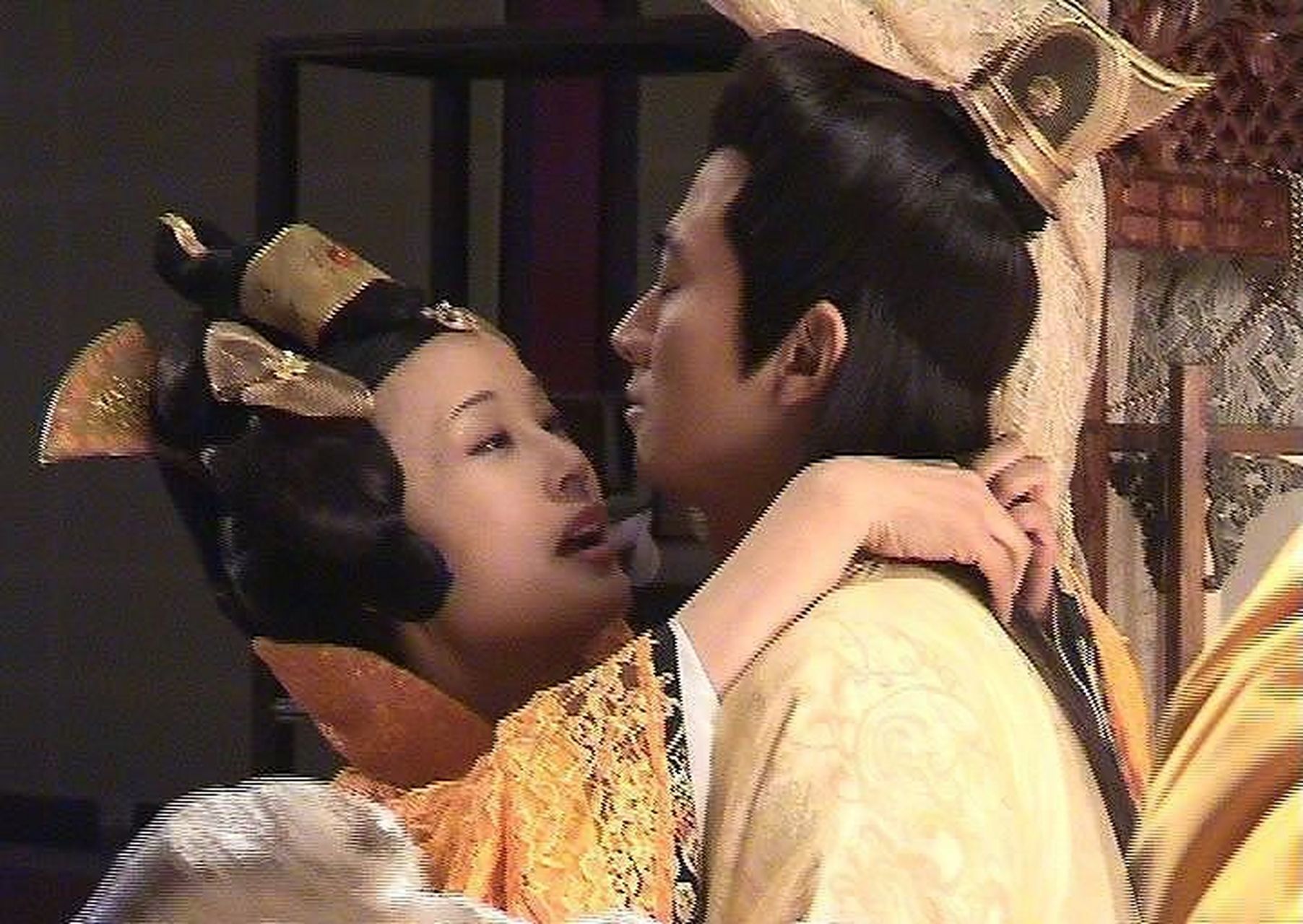 谁料沈南璆的手刚放在武则天的手腕上,就被武则天反手握住,武则天