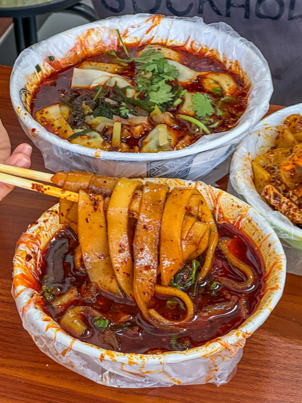 北京巨隐蔽但巨好吃的小破店  甘肃面皮!麻辣粉!土豆韭菜馅儿的扁食!