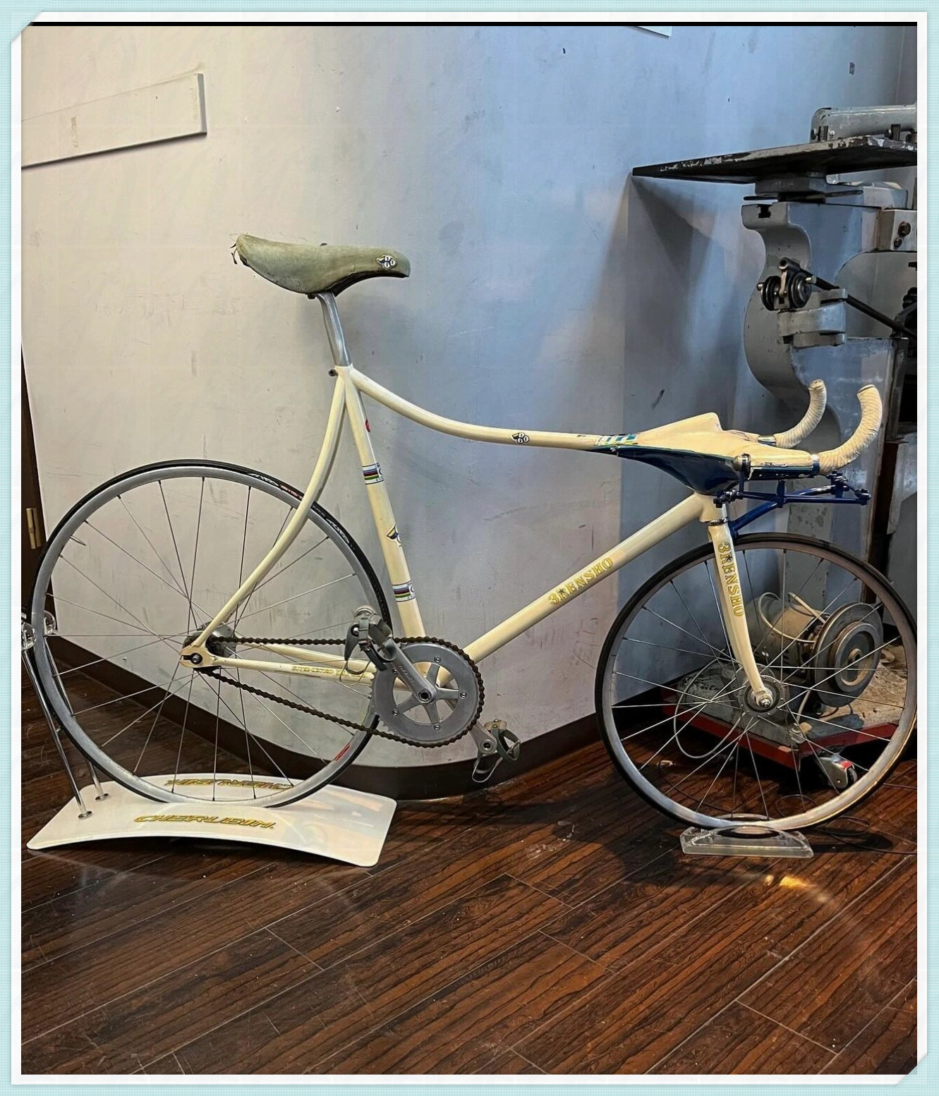别忘了那些经典品牌如colnagocinellispecialized等它们带着你驰