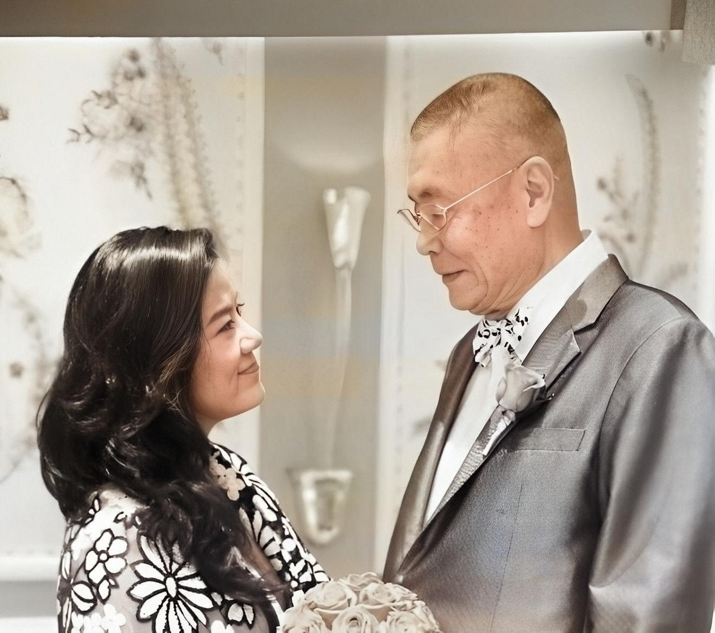 2020年,81岁的钢琴诗人·刘诗昆在这么大的年纪有了一个孩子,非常高兴