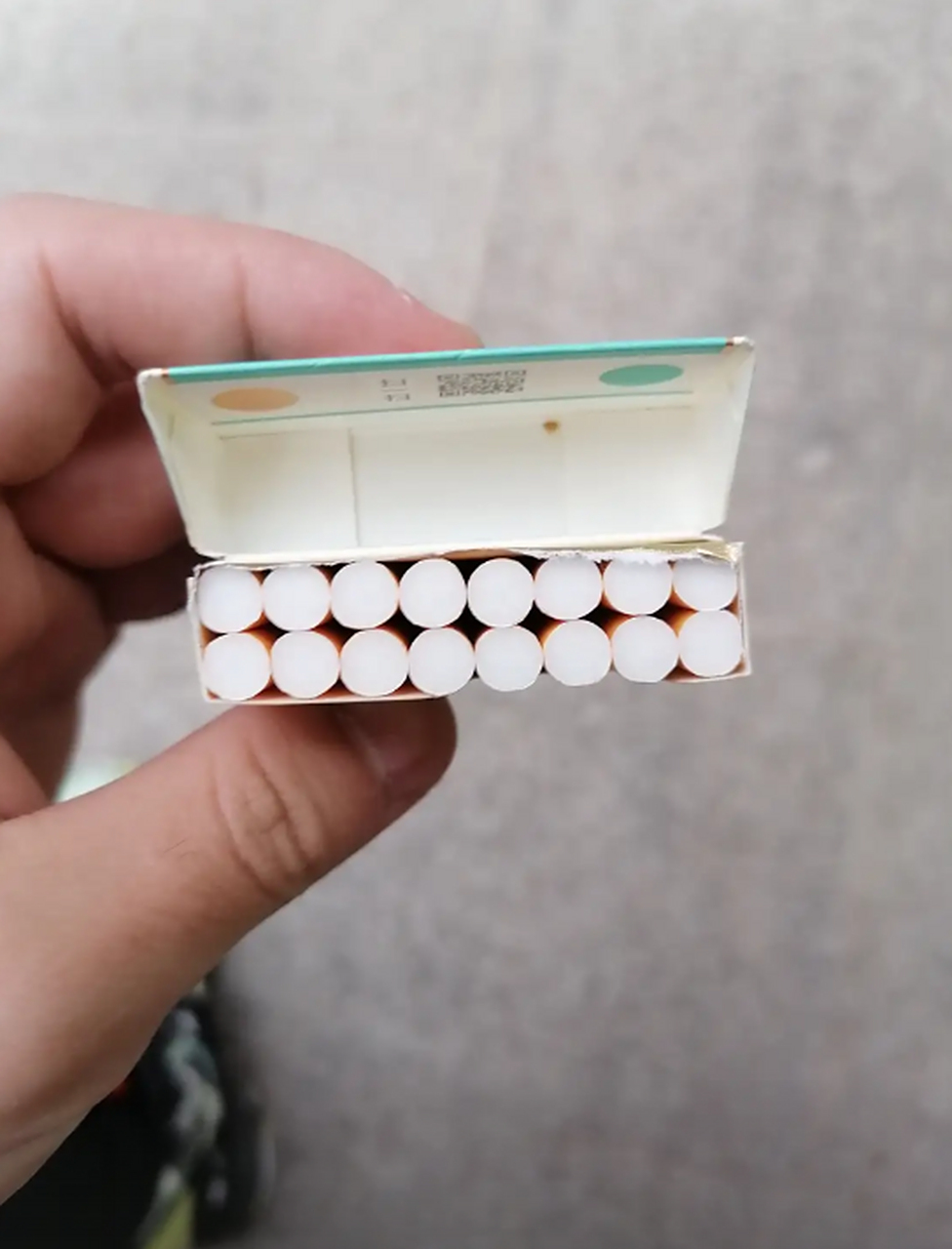 为什么小熊猫总是少四支烟?