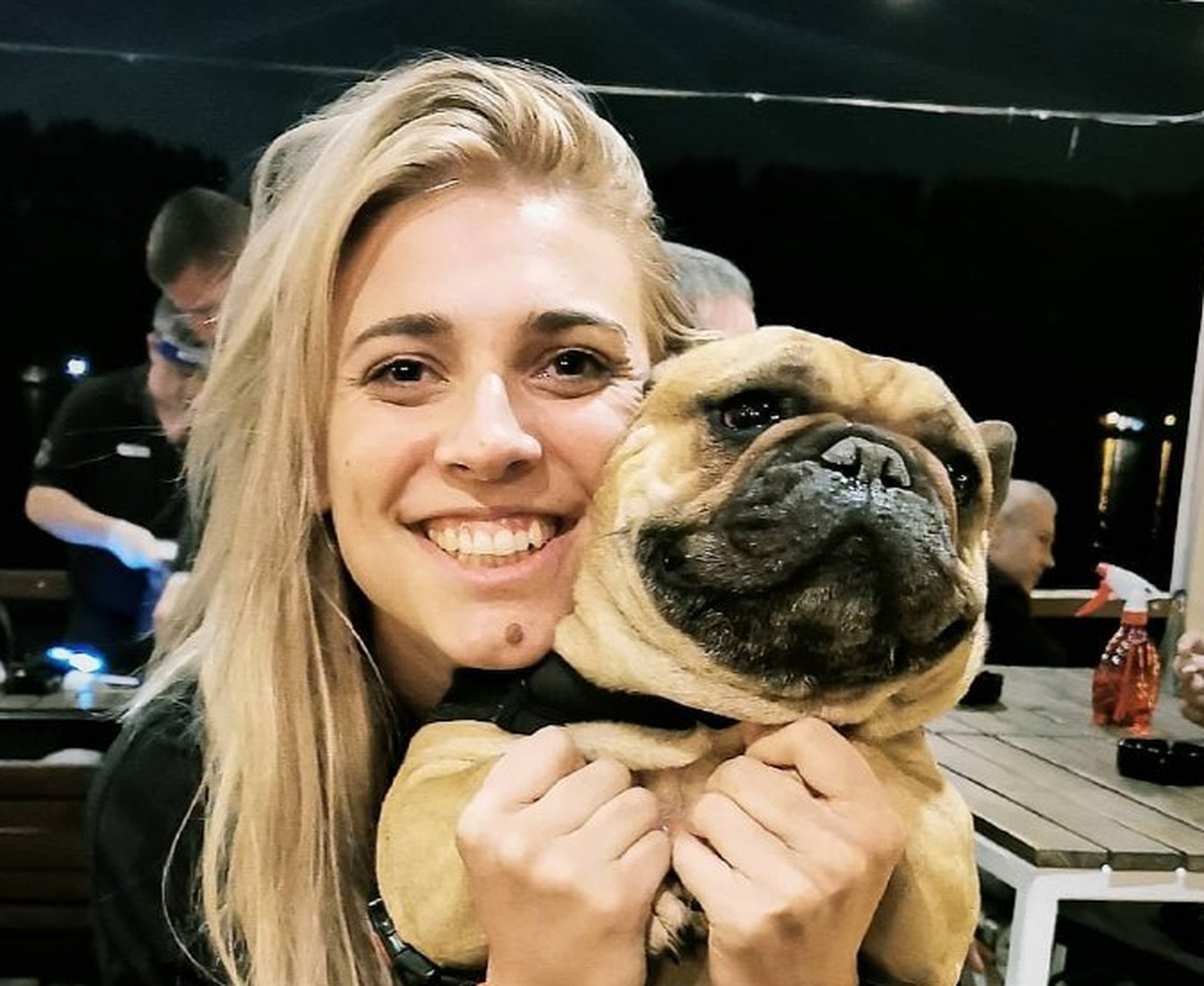 没有比赛的日子# 塞尔维亚女排名将斯特瓦诺维奇与爱犬的合照.