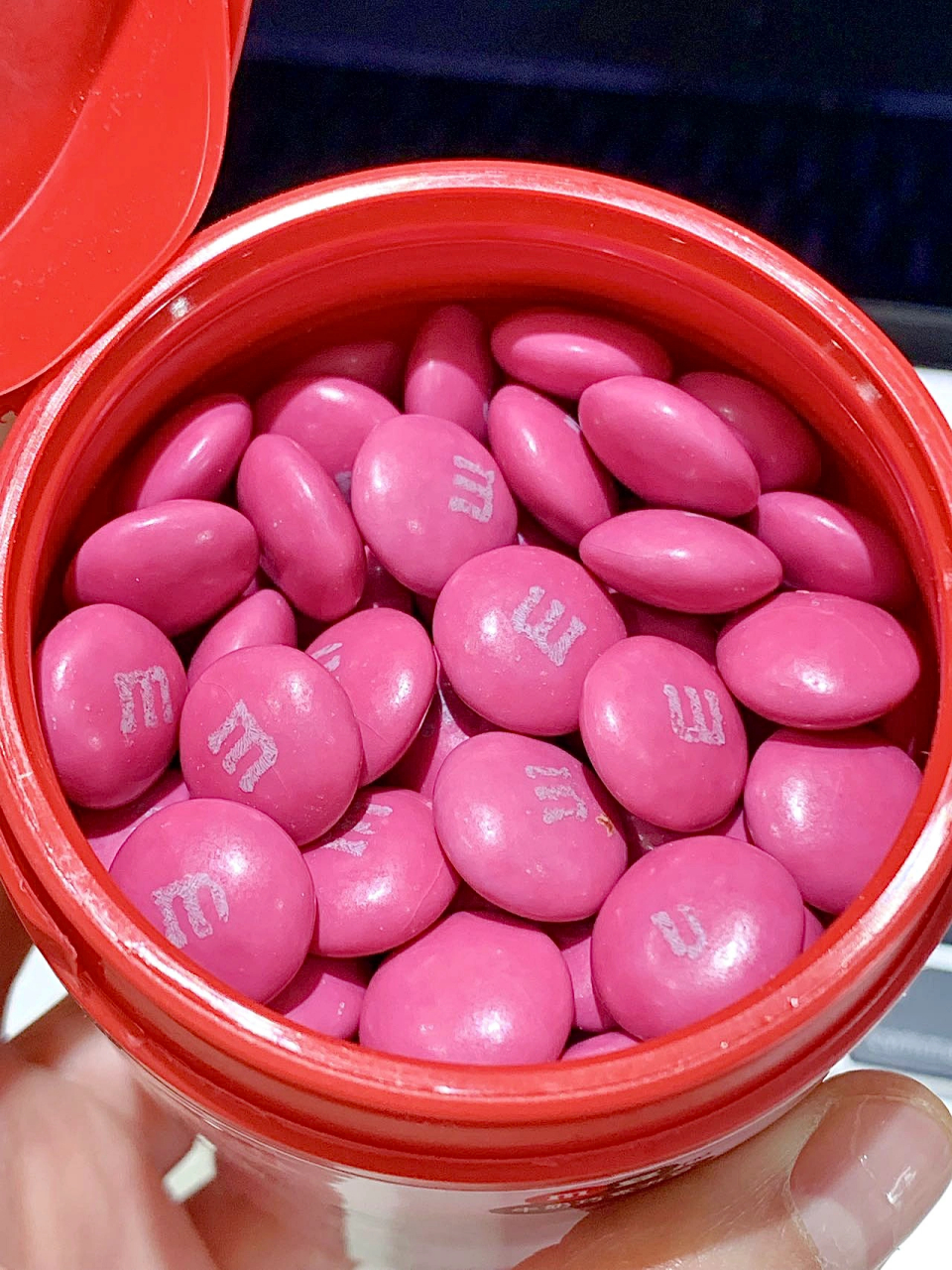 全部粉色m豆的快乐! 拆个m豆!主打一个办公室围观! 其实是!