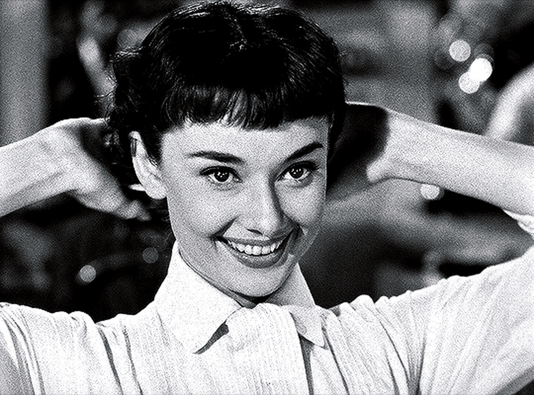 奥黛丽赫本在《罗马假日》的这个造型,是影史上的经典,永恒的微笑呀!