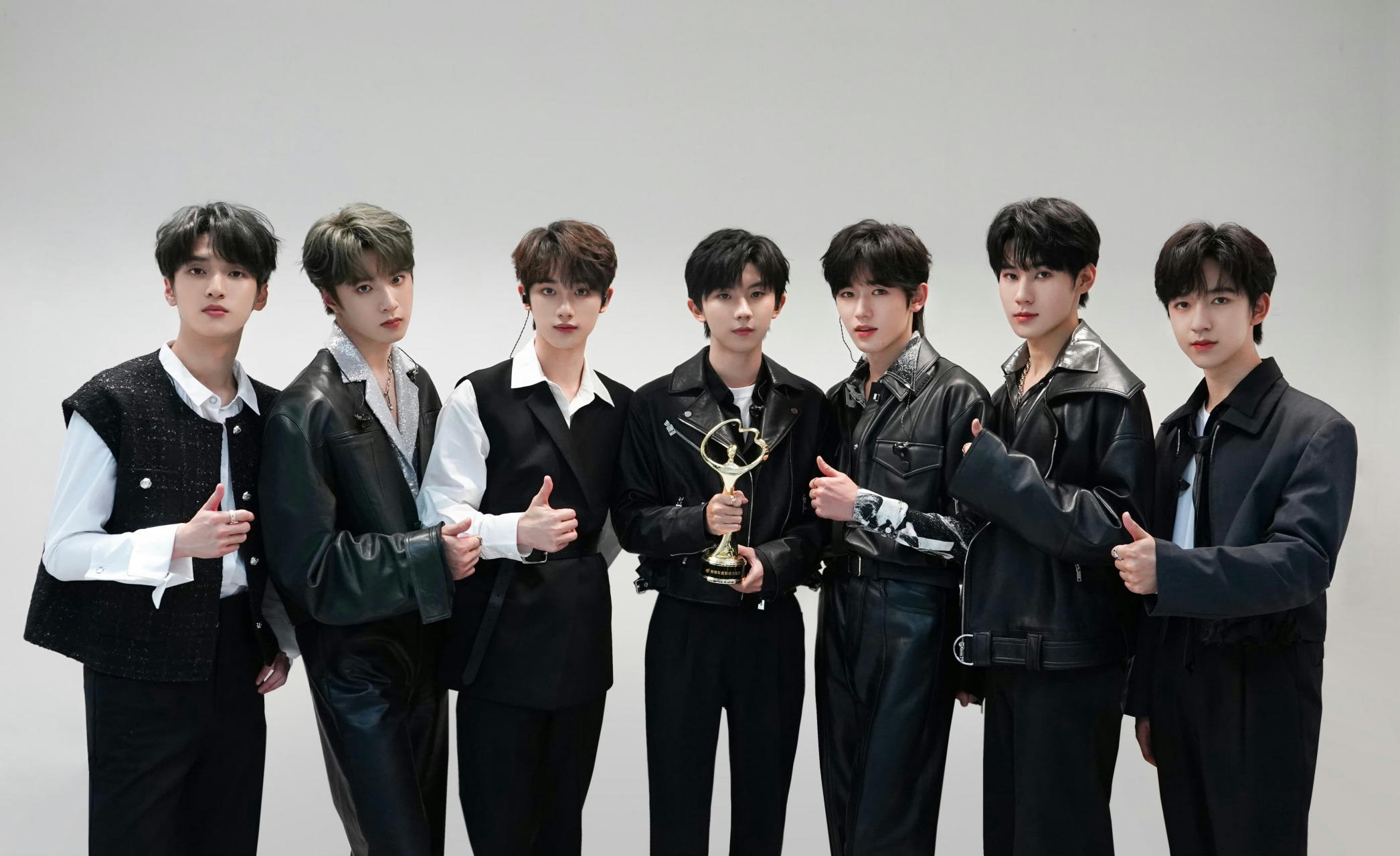 时代少年团官宣海口演唱会5月2日理想之途演唱会不见不散!