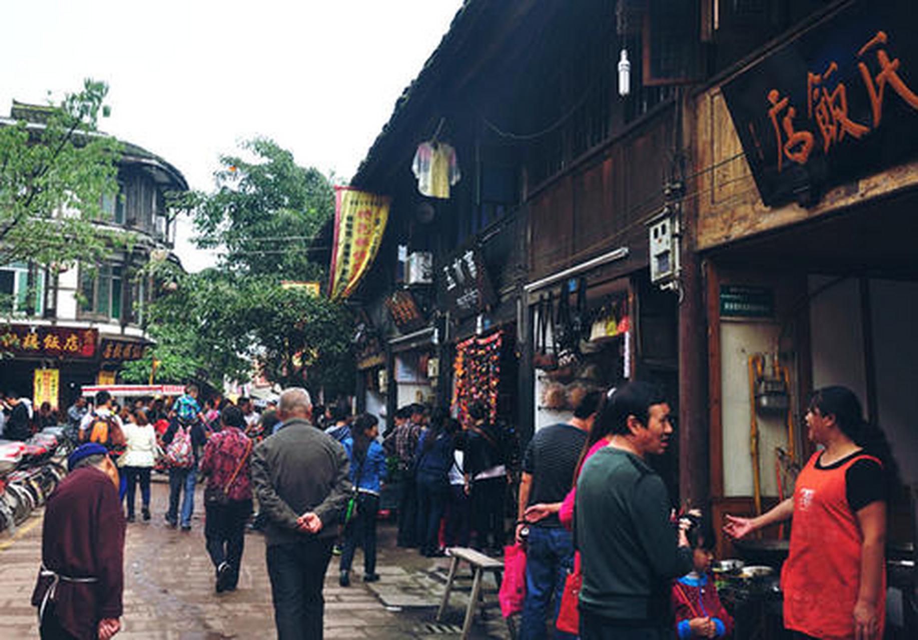 邛崃大北街是四川省内保存完好的最长古街,临邛古城大北街位于临邛古