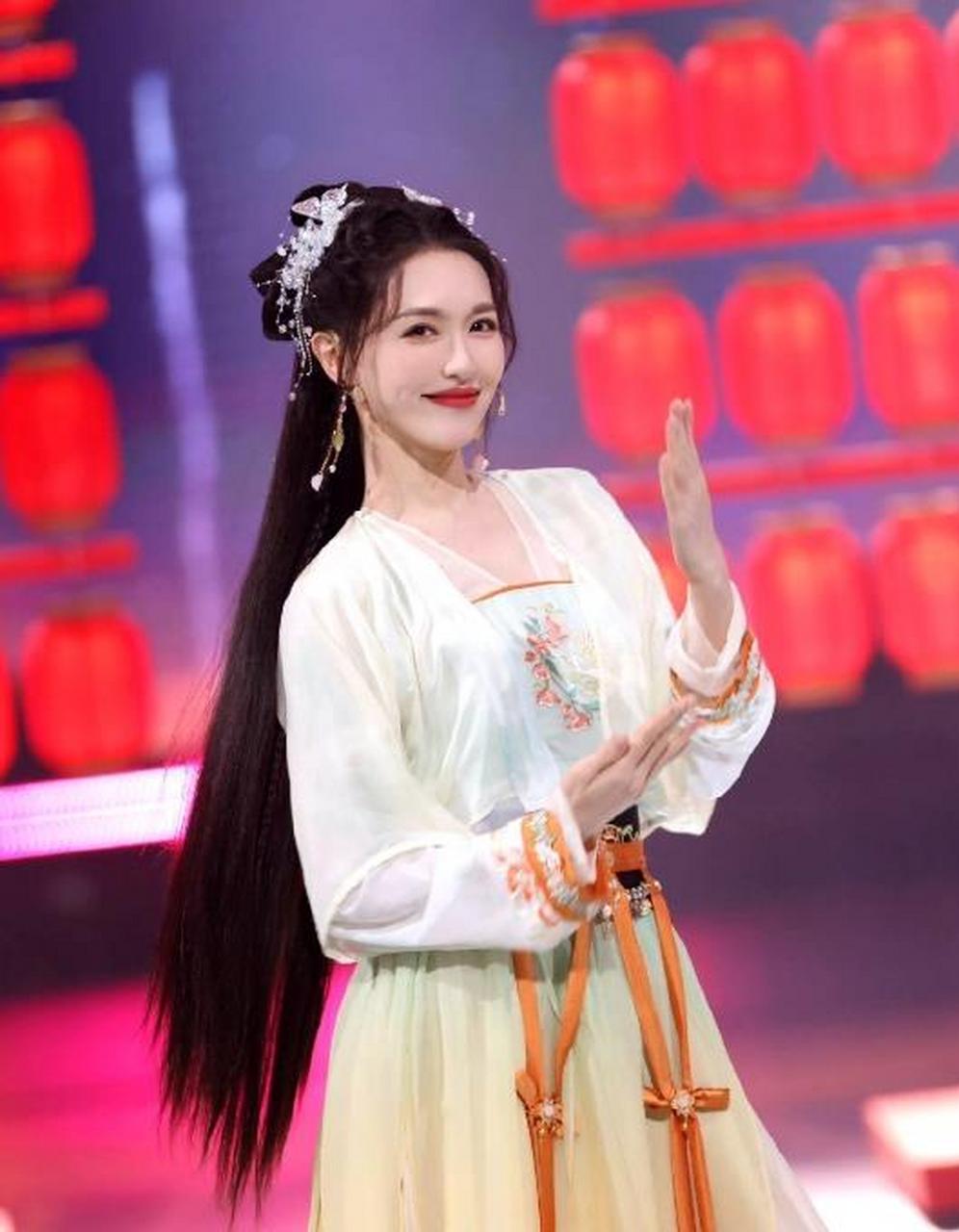 唐嫣在《念无双》中婚服造型路透 #唐嫣# #唐嫣首部仙侠剧念无双女主