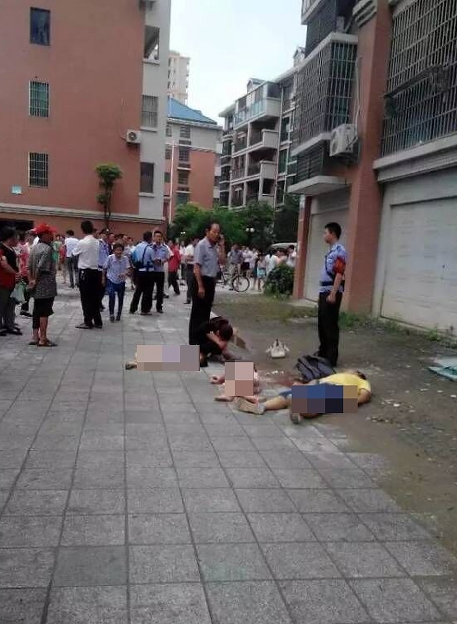 在9月15日的一天,青岛市山河城小区发生了一起令人痛心的坠楼事件