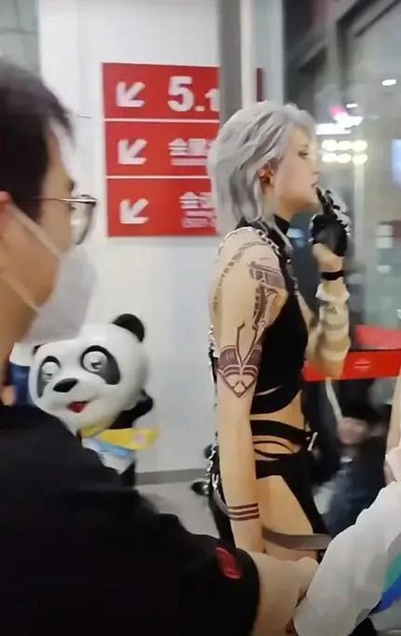 女生,身高188,乌克兰美女.谁啊?卡琳娜………男的还是女的?