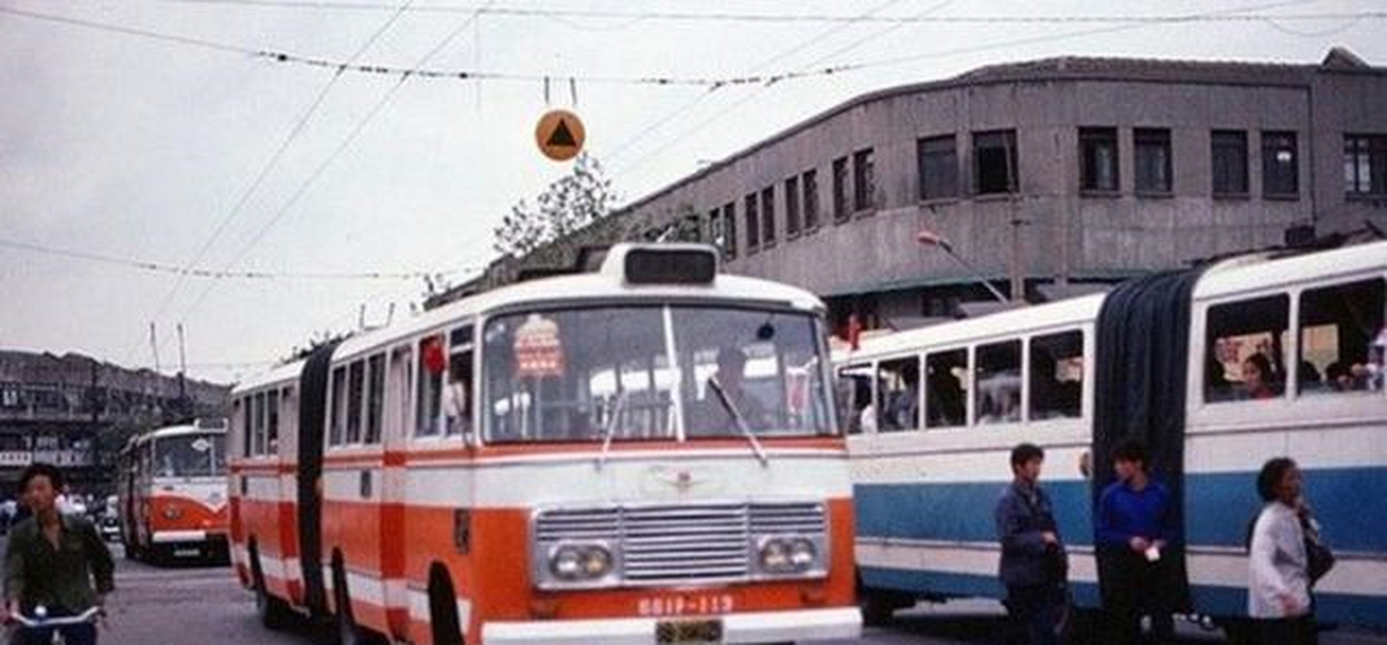 记忆中的80年代:老照片带你穿越到1983年的上海[生日蛋糕]