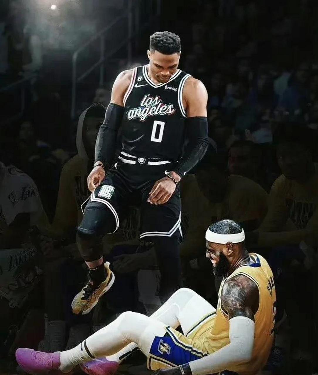 杀人诛心,湖人输了,快船赢了,威少和詹姆斯这张照片,莫名心疼詹姆斯