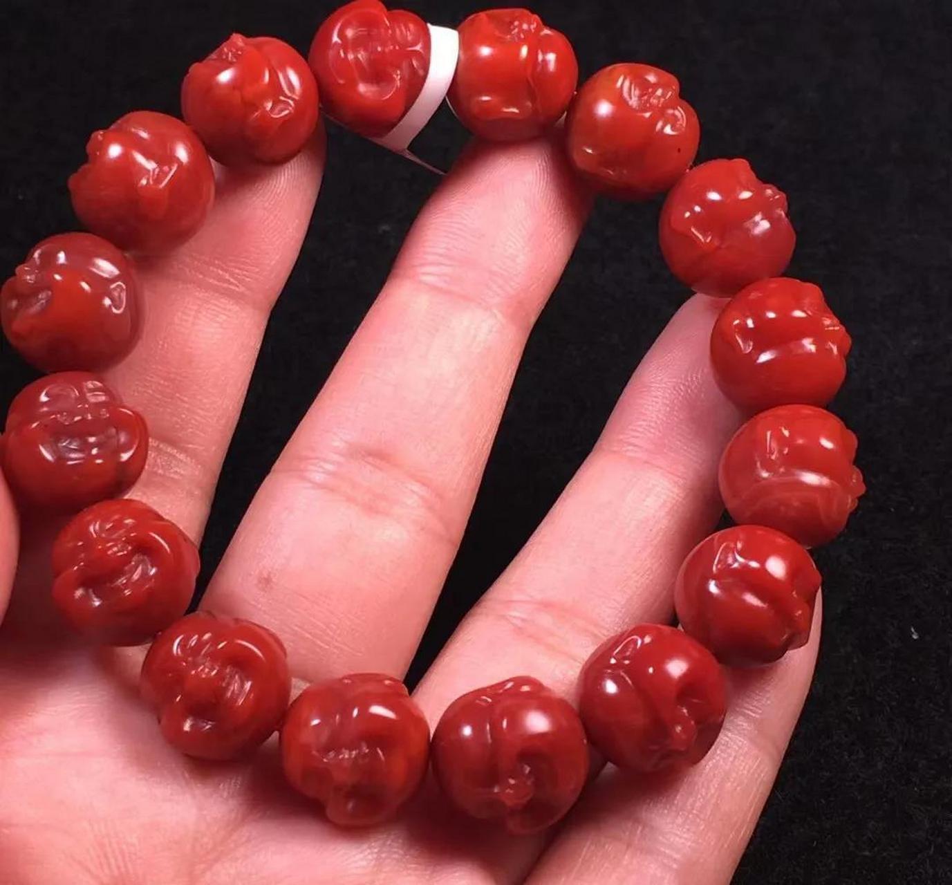南红瓦西料雕刻笑佛手串,尺寸12.