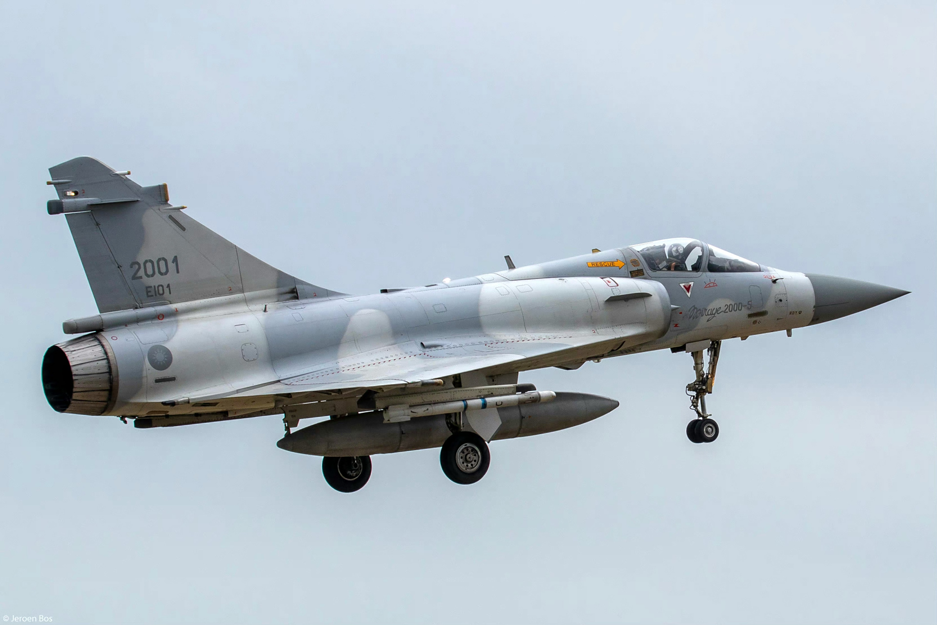 台湾地区空中力量装备的第一架幻影2000战斗机,当年在亚太地区是何等