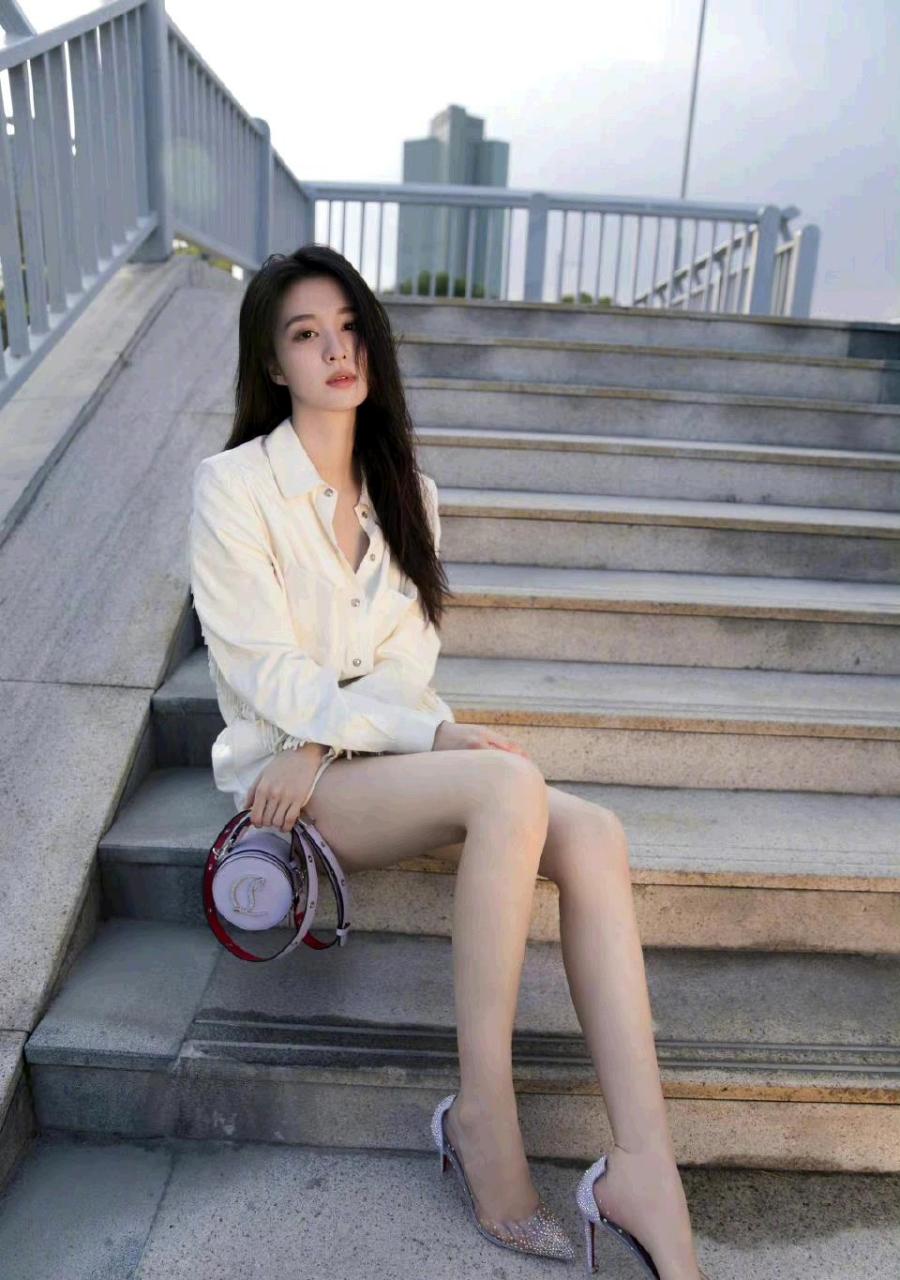 王楚然透明高跟鞋美女jio[开心]