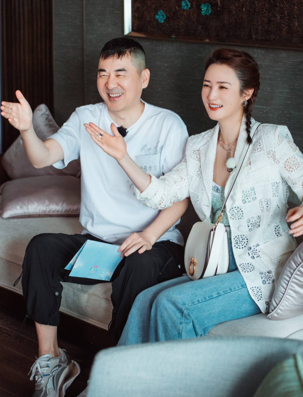 11月8日,陈建斌蒋勤勤夫妇俩登上热搜,令人没有想到的是,这一次两口子