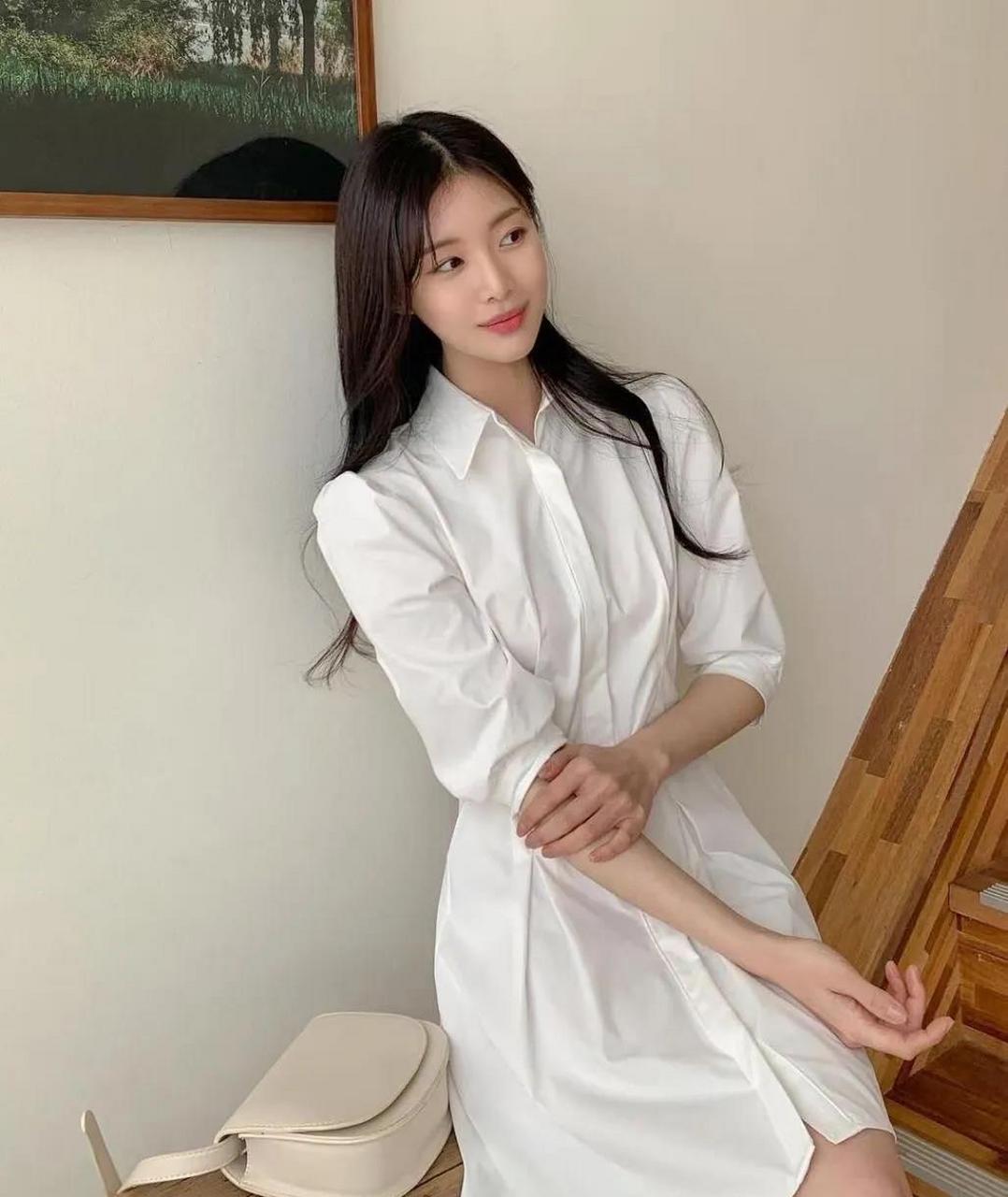 我叫谢依琳,今年25岁,结婚一年老公出轨他前女友,我离婚不出一个月就