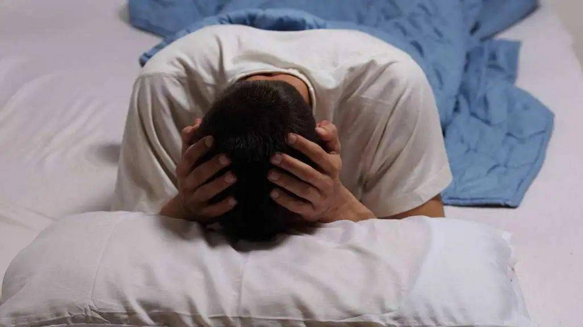 难以入眠或渴望入眠,却无法入眠……多梦失眠……焦躁不安……没有