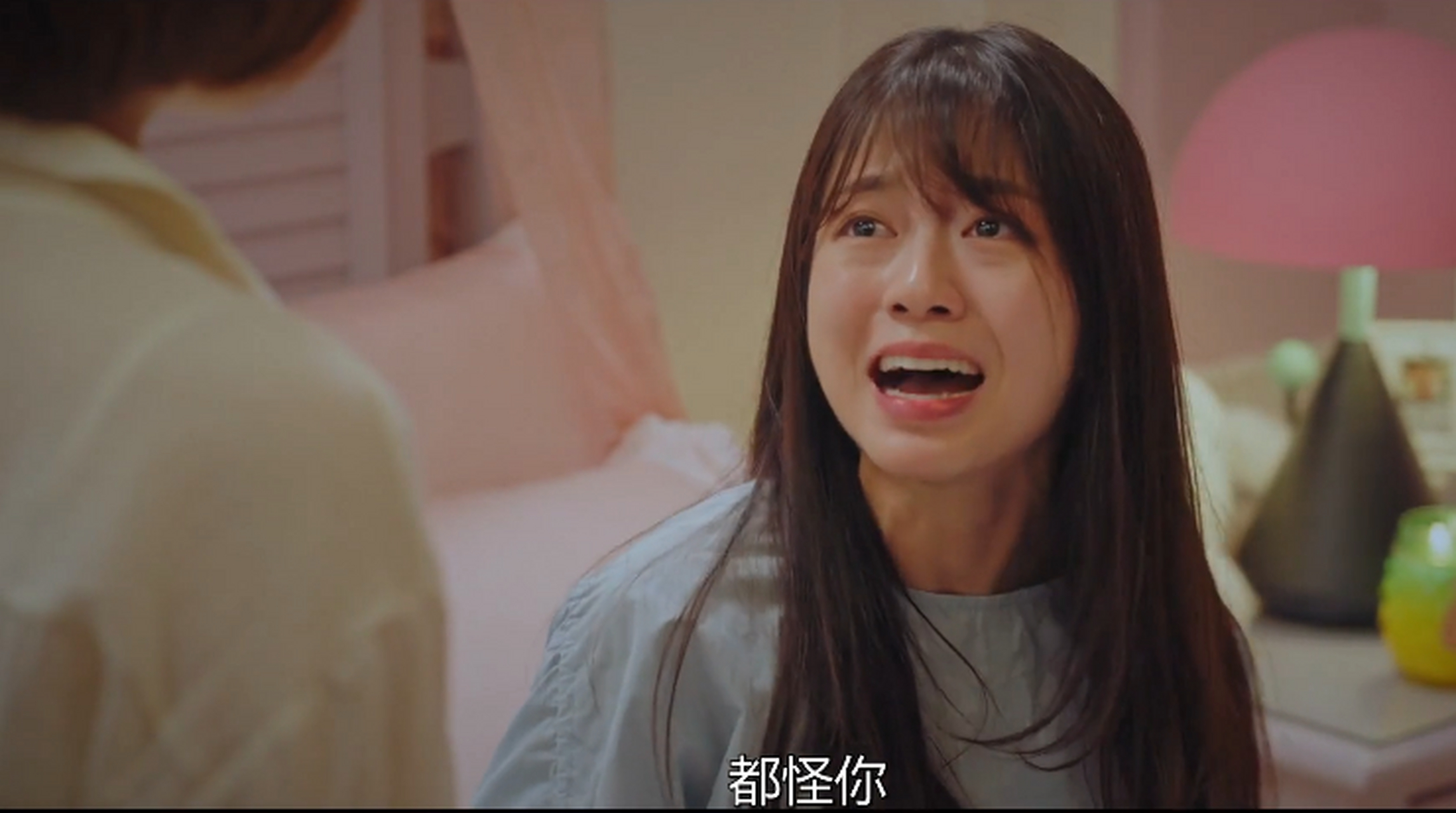 《顶楼》里,每次看到吴允熙,露娜这对母女吵架的时候,真有一种头要炸