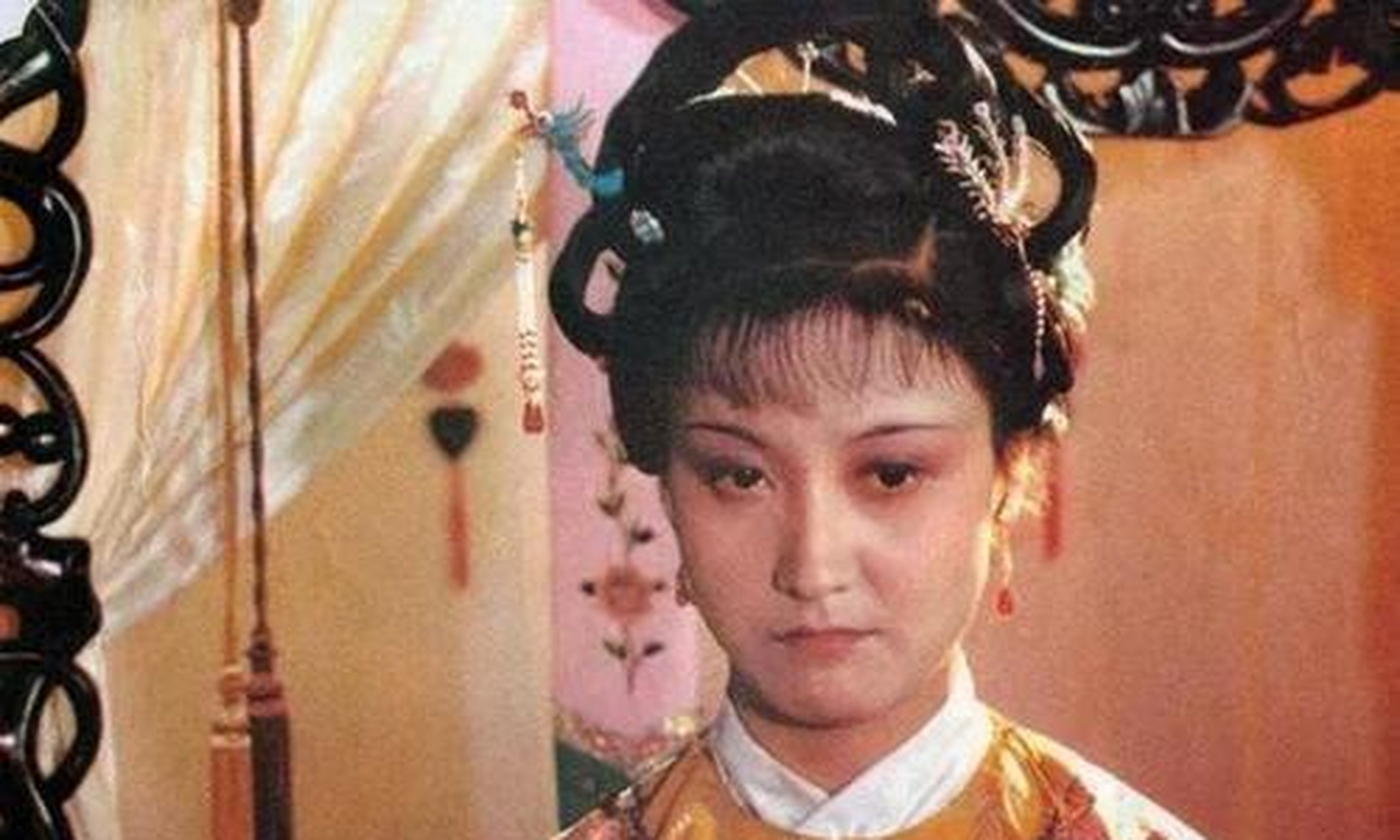 贾府四春,迎春死的最痛苦; 迎春被嫁给孙绍祖后,孙绍祖对迎春进行了