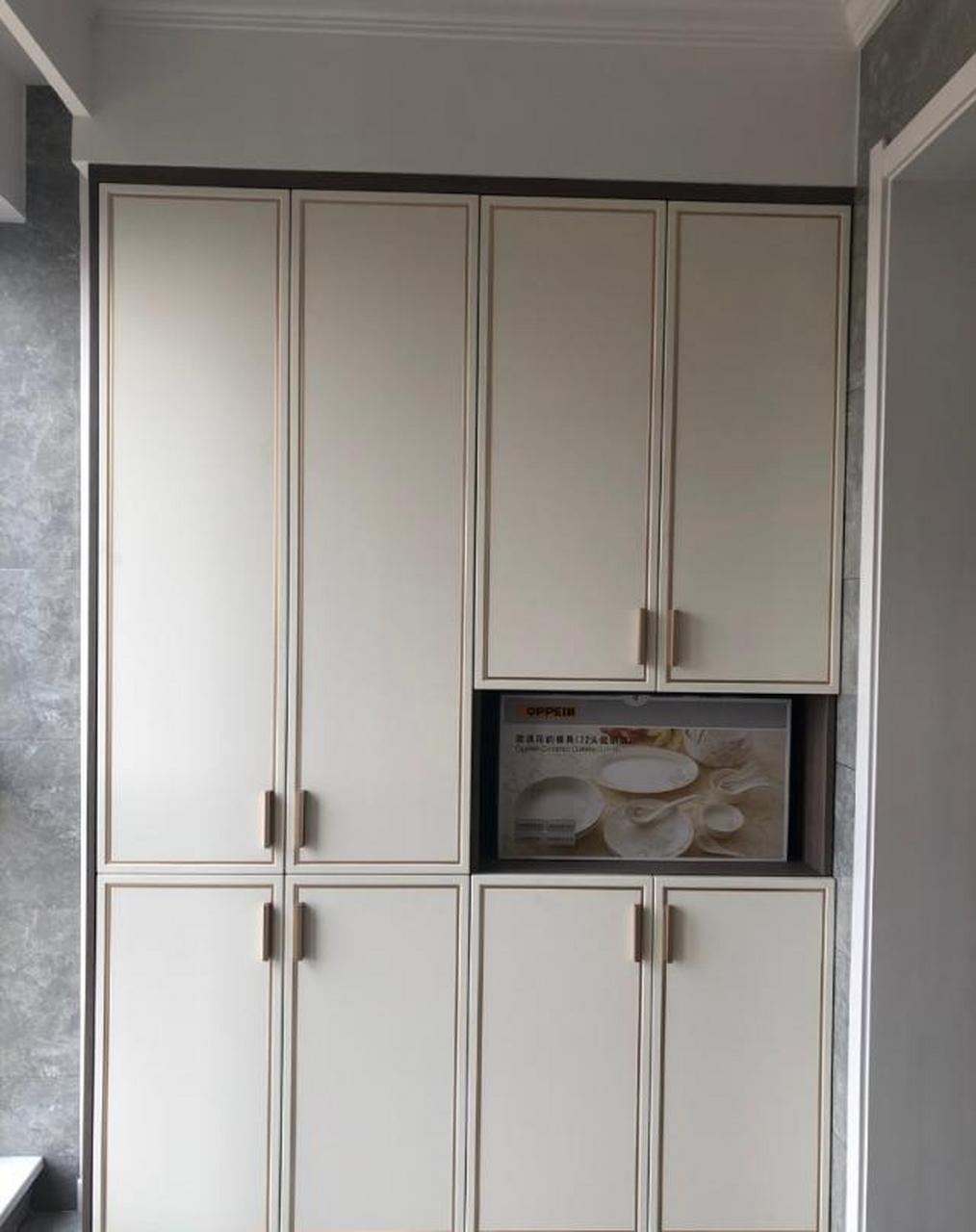 云禧系列还是非常美的.嵌入门板的金属条细节做的很好,非常精致.