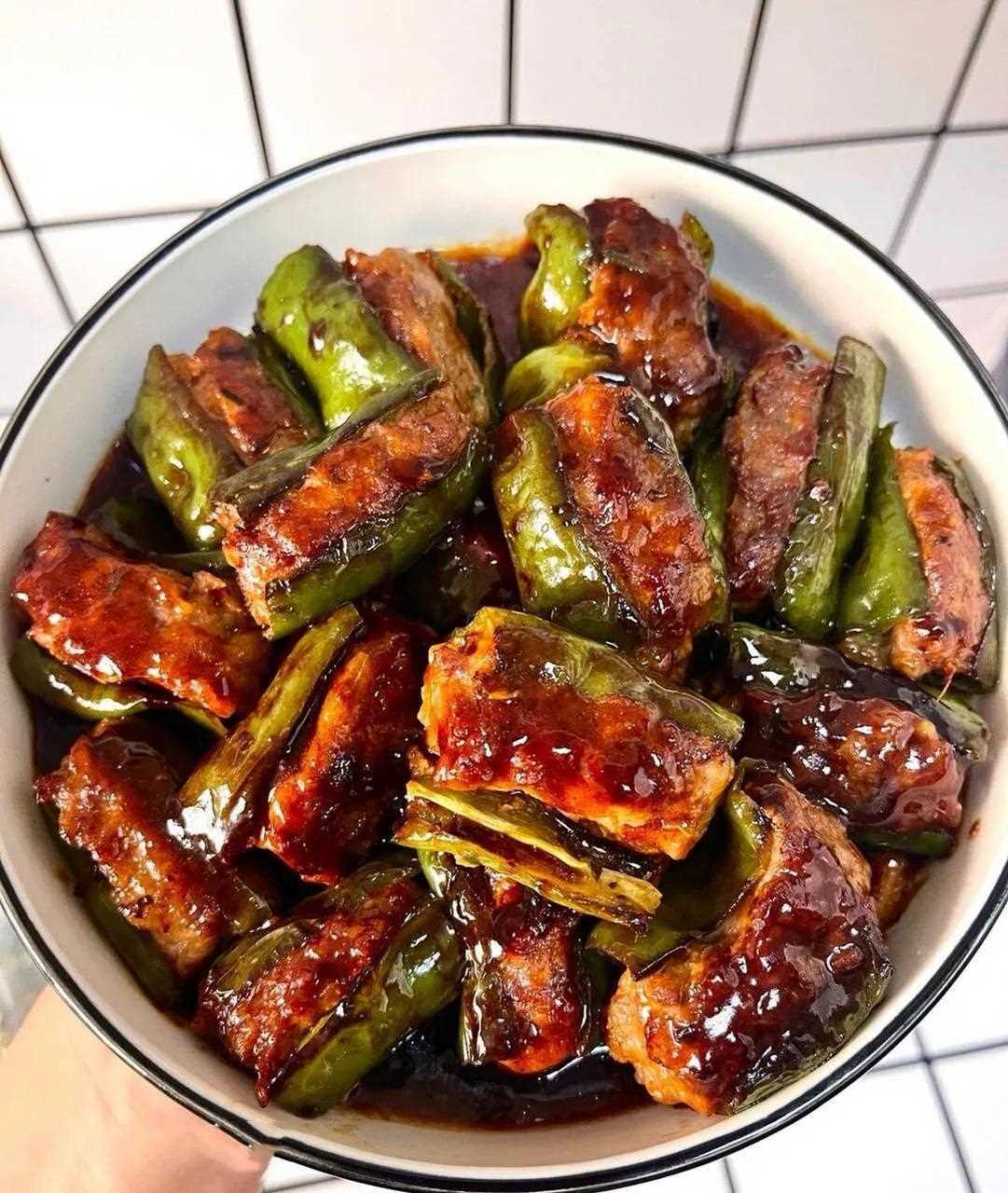 虎皮青椒酿肉我们这边也叫辣椒塞肉[中国]