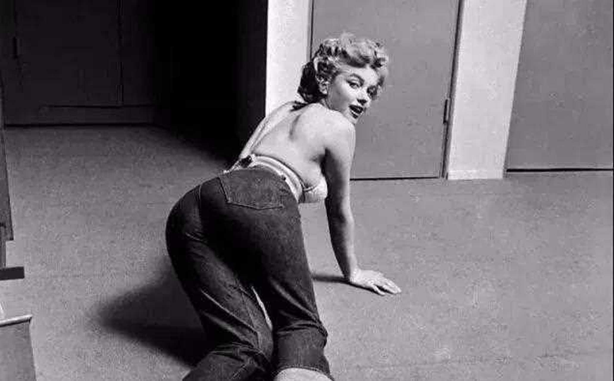 没有人能随随便便成功.玛丽莲梦露正在进行健身训练.