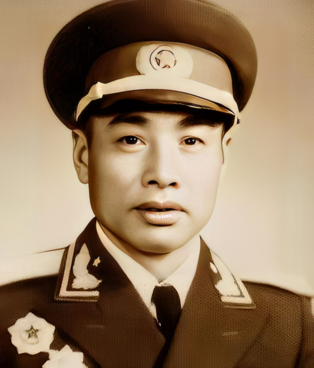 1979年6月,开国中将廖汉生回国为前妻扫墓.之后,他没有去农妇家吃饭.