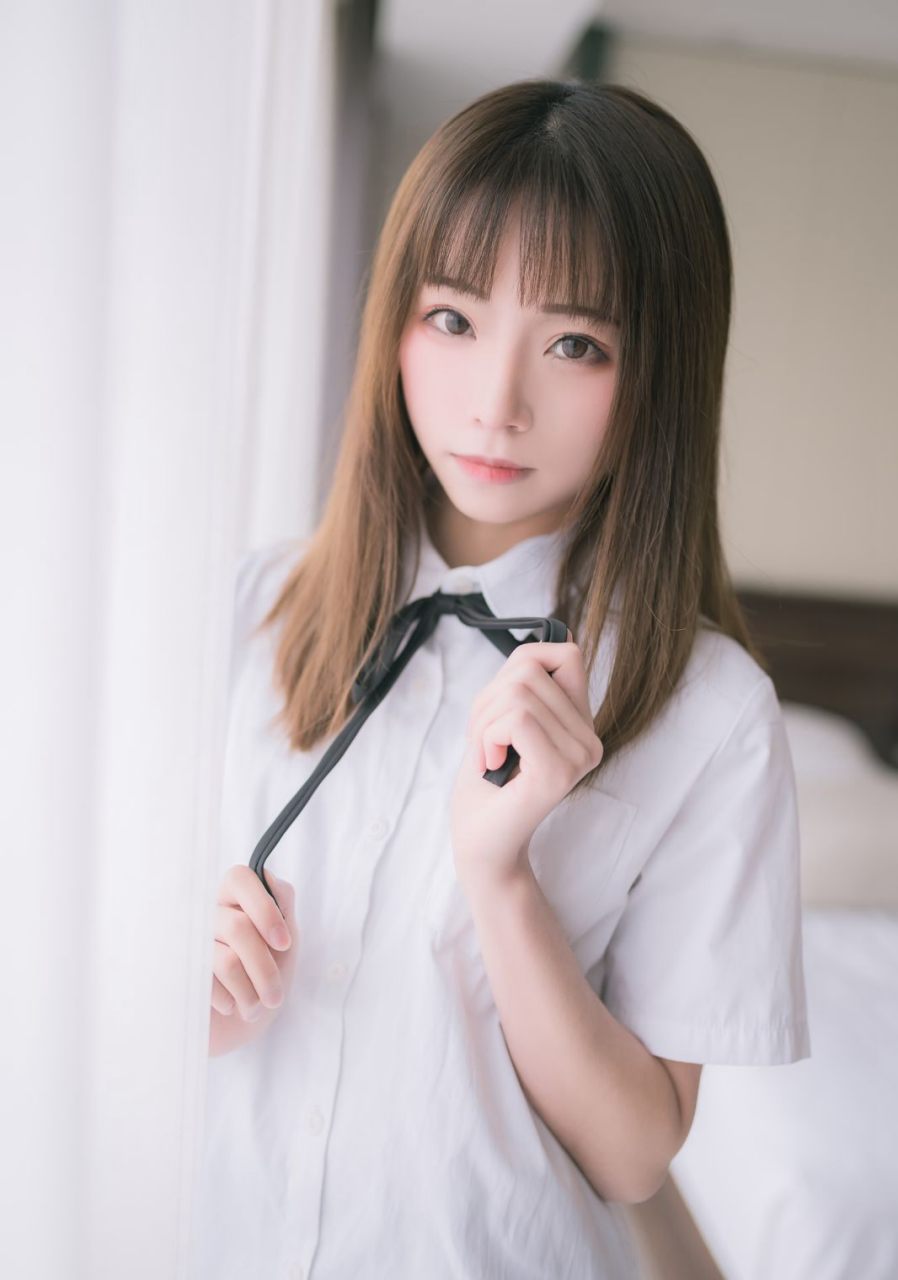 kitaro绮太郎jk制服短裙高清写真套图