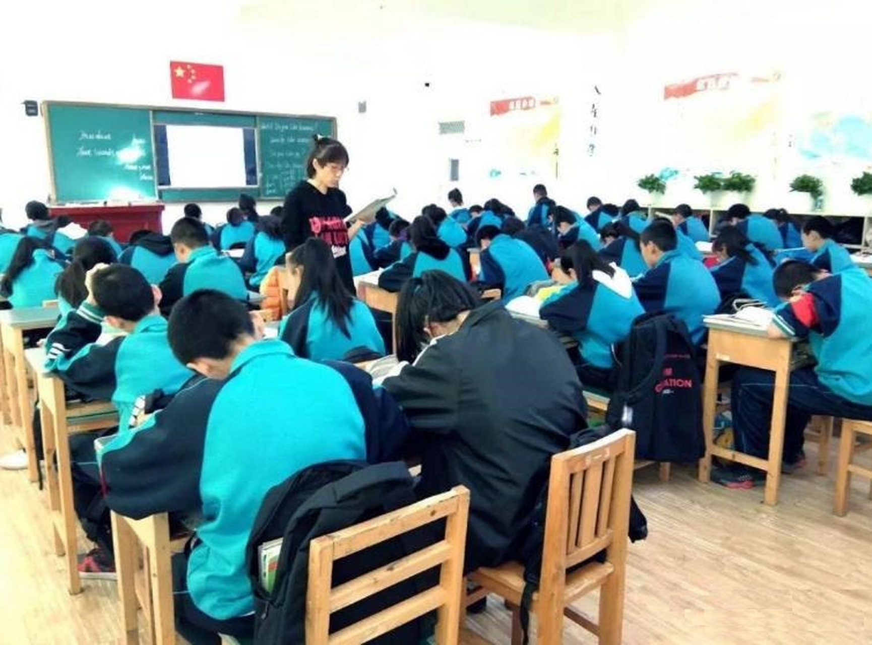 近日,焦作一名17岁男孩王某在见义勇为解救遭猥亵的女同学后遭到了