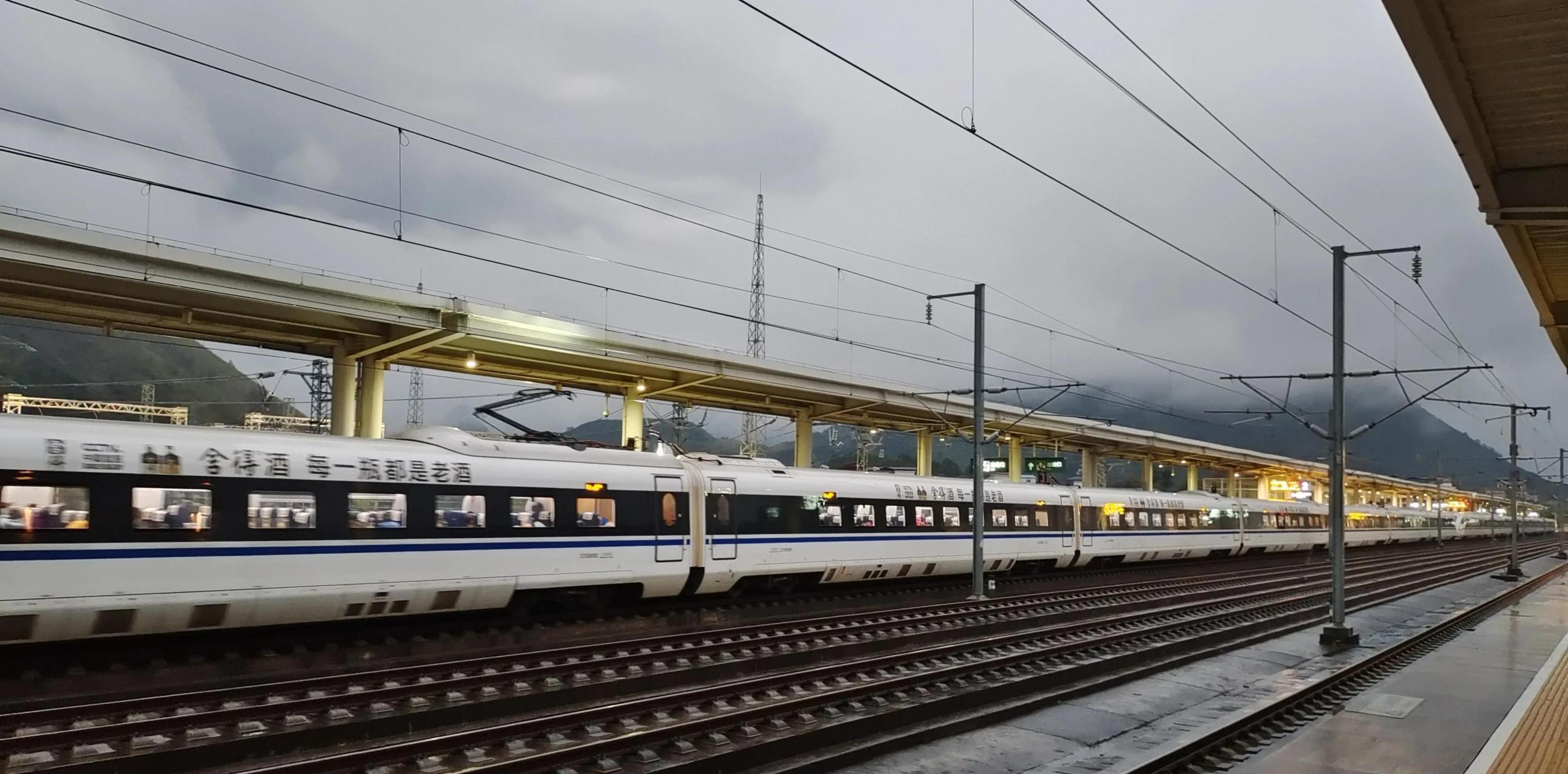 《一次打车经历》  上次从恭城坐动车至桂林北站,然后想打车去嫂子家