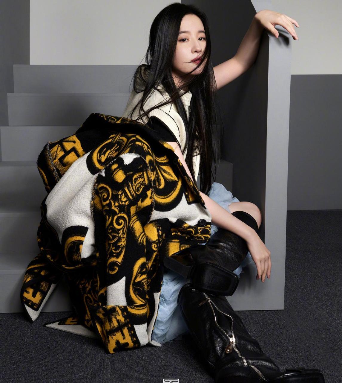 刘亦菲最新封面大片 身着louisvuitton秋冬系列服饰首登《tmagazine》