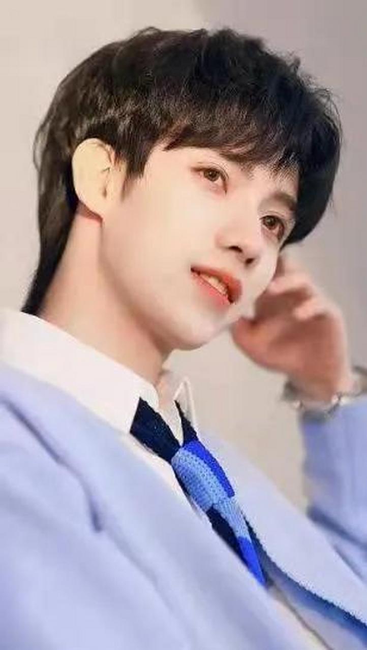 gif创作人# #八卦手册#"军艺f4"  沙溢 沈腾  杨洋 罗一舟 沙溢,沈腾