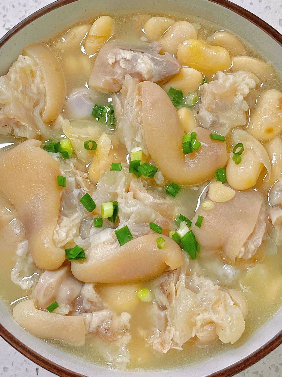 一抿就化的老妈蹄花汤～美容养颜,太绝了!