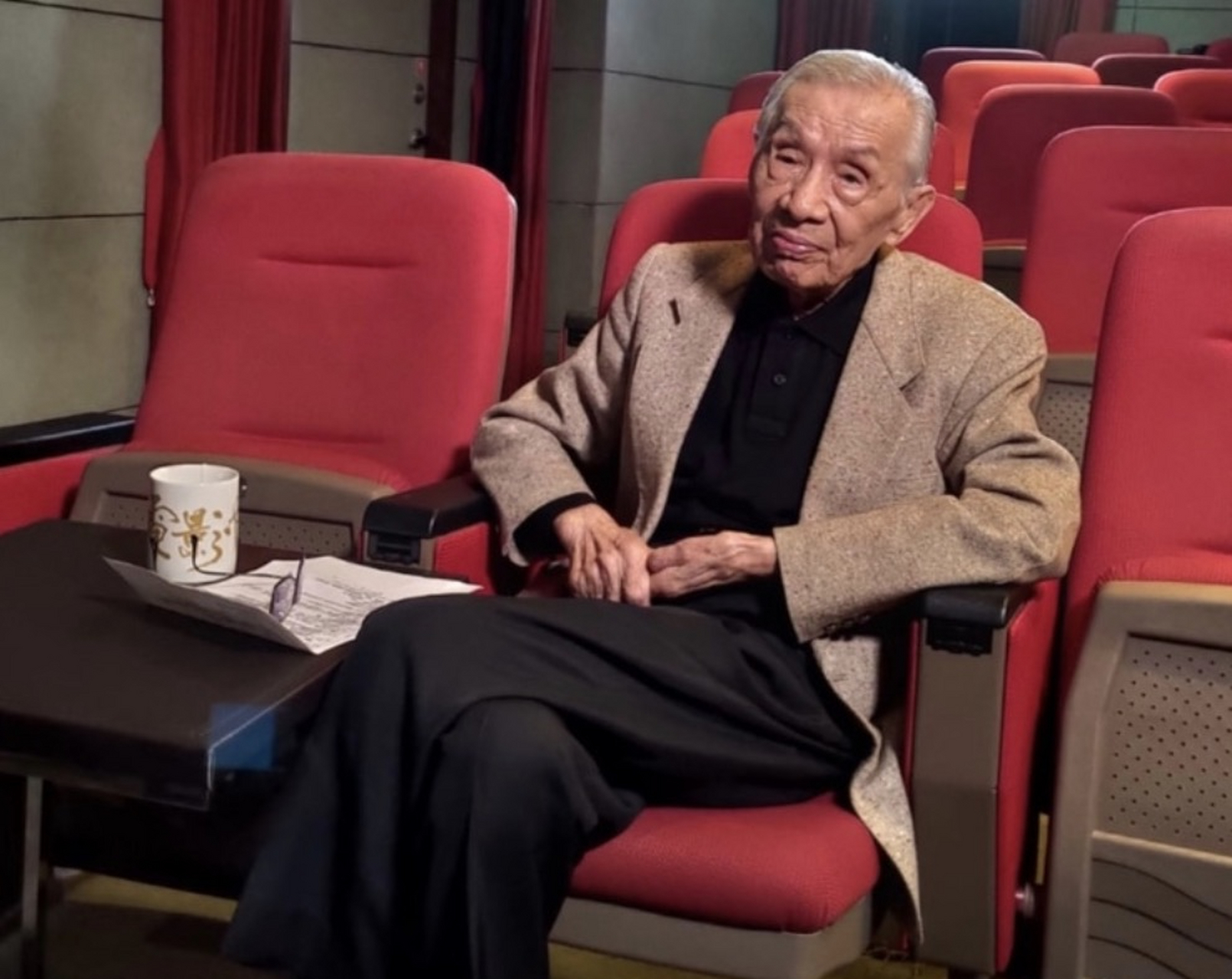 2月9日,据台媒报道,知名影帝常枫去世,享寿98岁