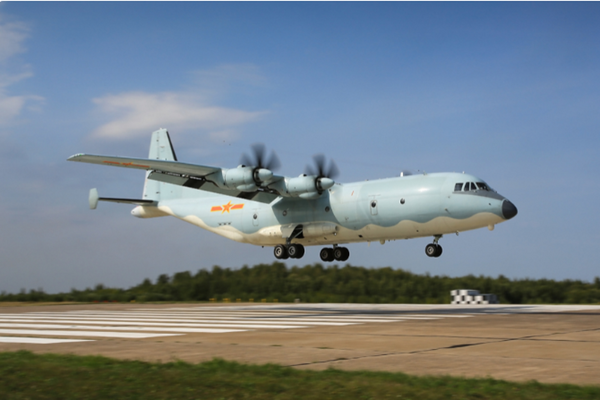 将替代运-8运-9,成"中国大力神" 关于中国的新型中型运输机的消息,也