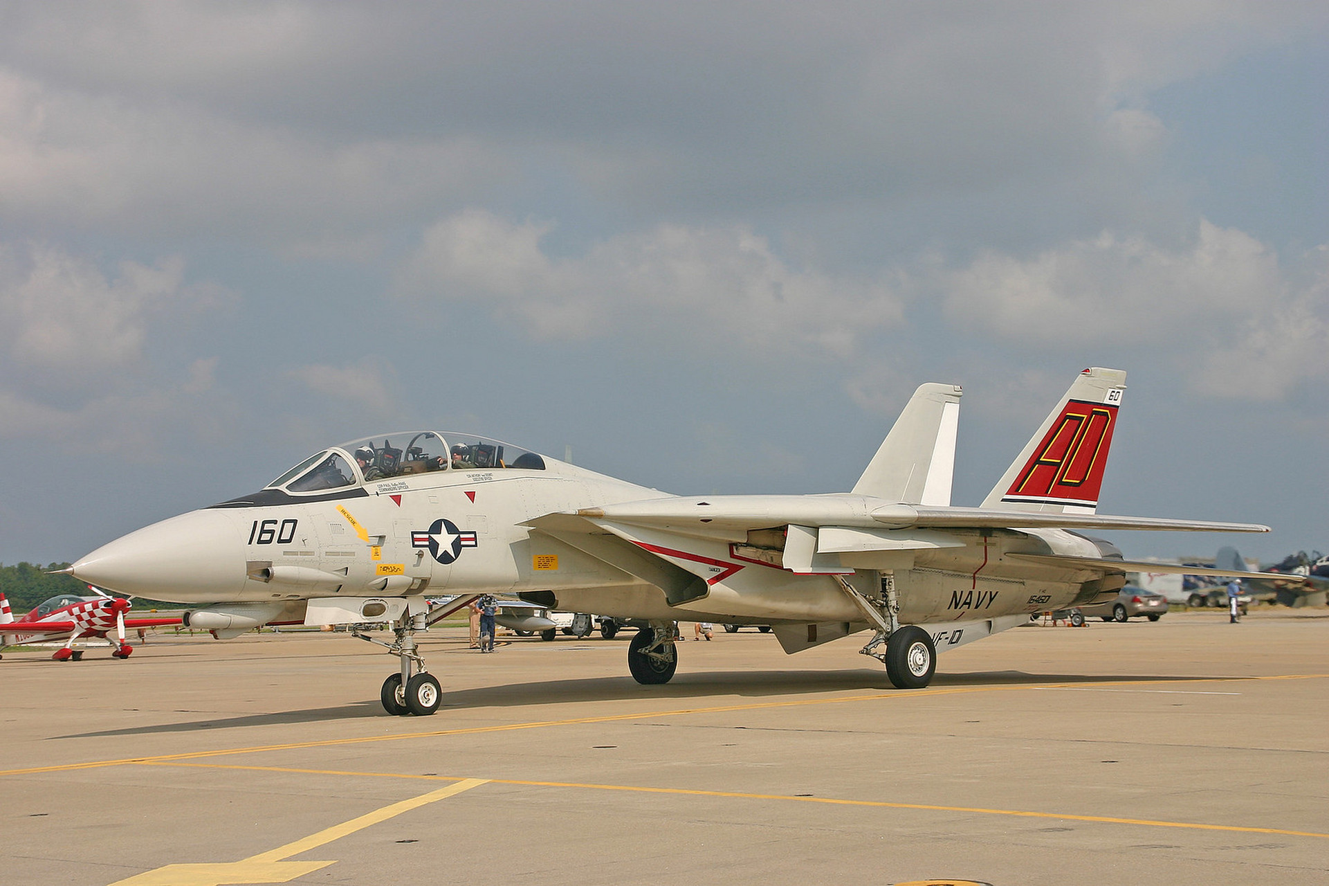 诺思罗普·格鲁曼公司荣誉出品  f14大猫舰载战斗机