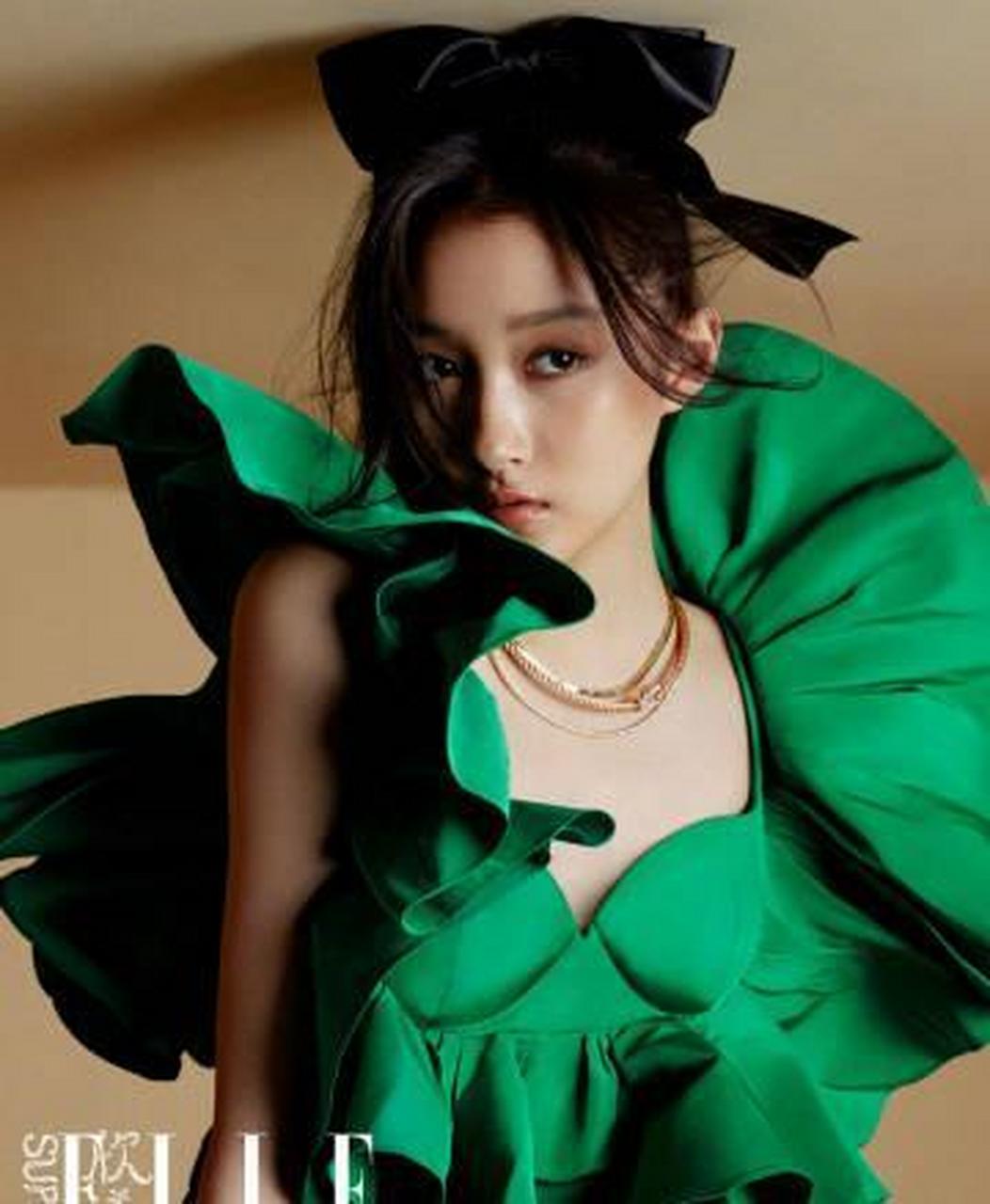 关晓彤《欣漾superelle》八月刊封面 蝴蝶结的浪漫,心心相印的甜蜜