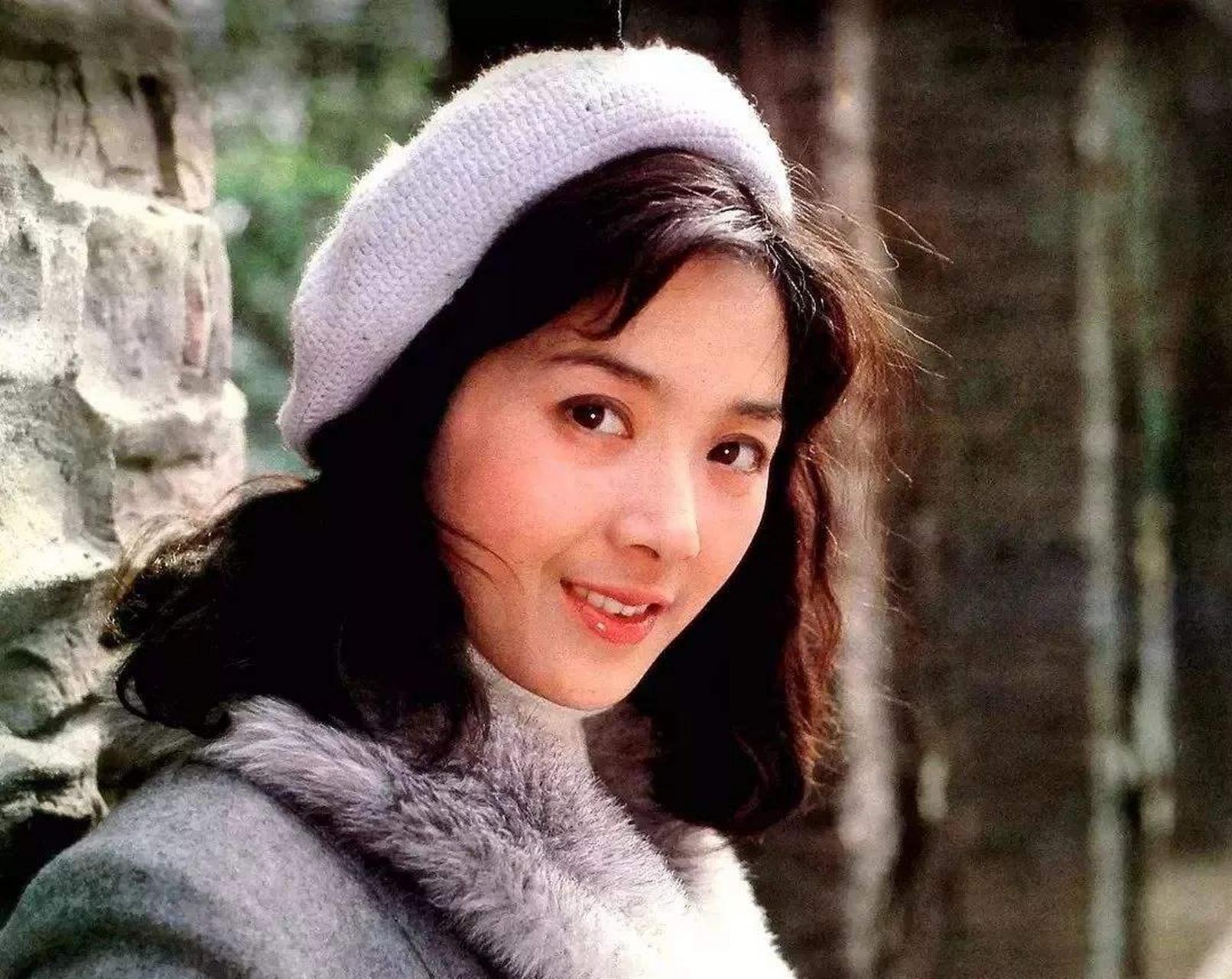 1986年,有大陆第一美女之称的龚雪,因为震惊全国的"衡山宾馆案件"事件