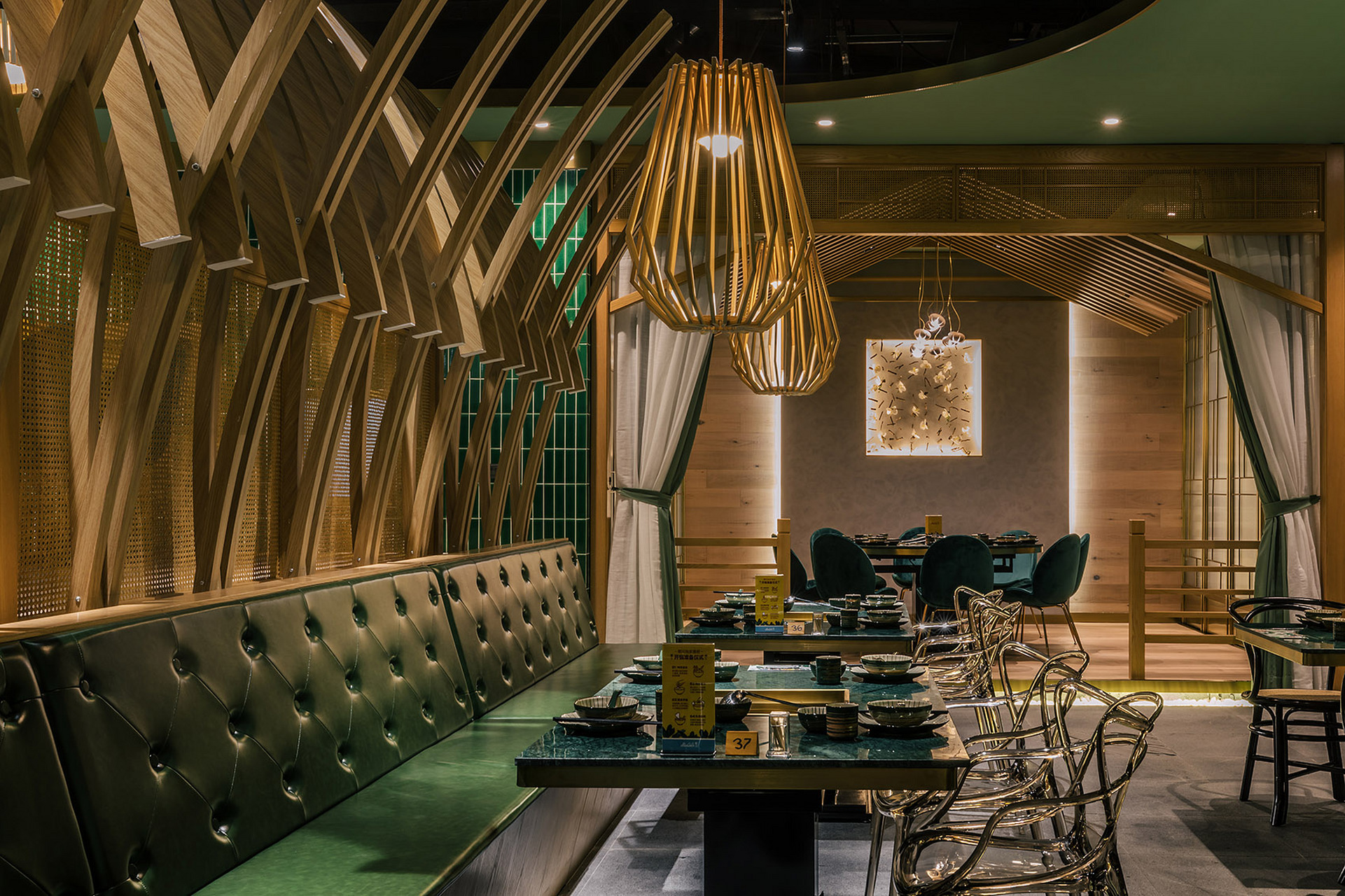 【成都火锅店装修费用】一般来说,装修费用会占到总投资的30%以上.