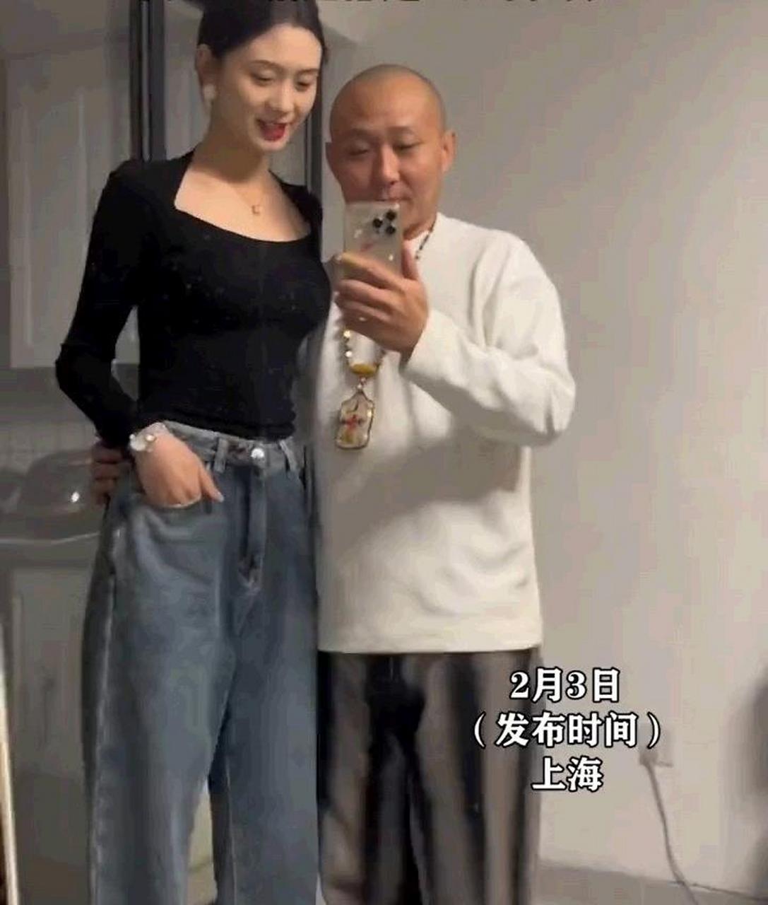 00后高挑美女爱上80后大叔[得意]没有挫折,何来辉煌.