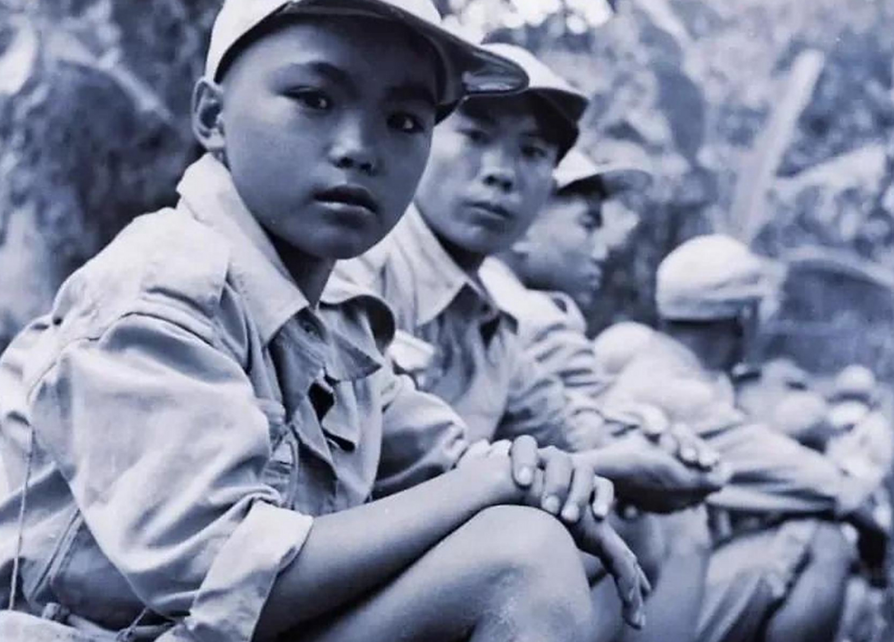 1944年,一群中国远征军娃娃兵留下了一张珍贵的合影.