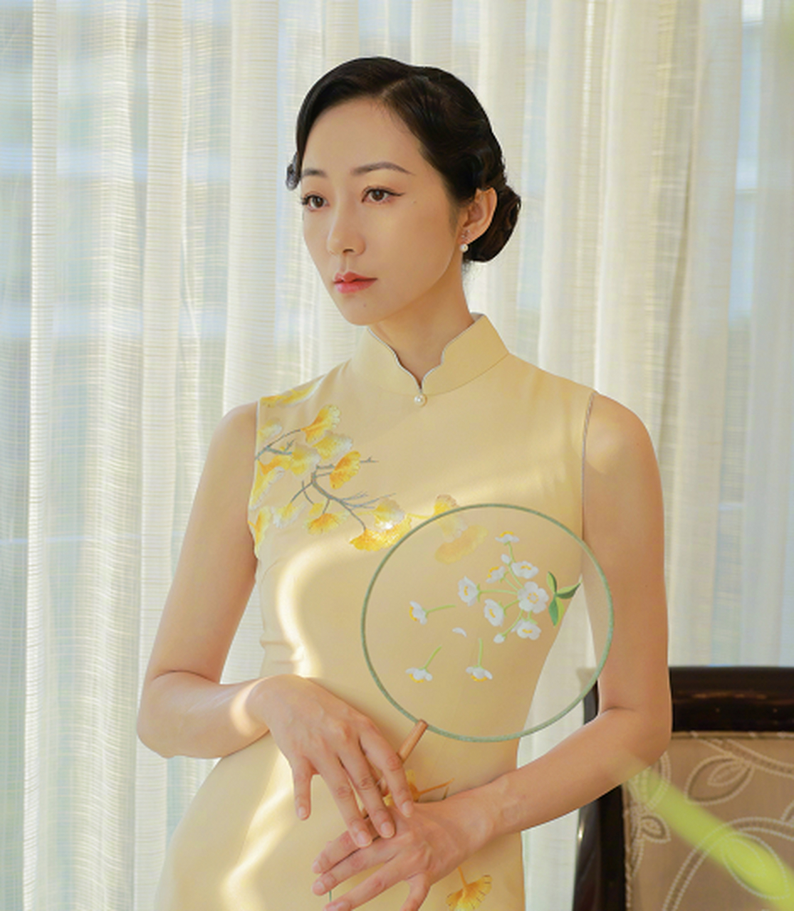 韩雪的旗袍装,还是很有韵味的.