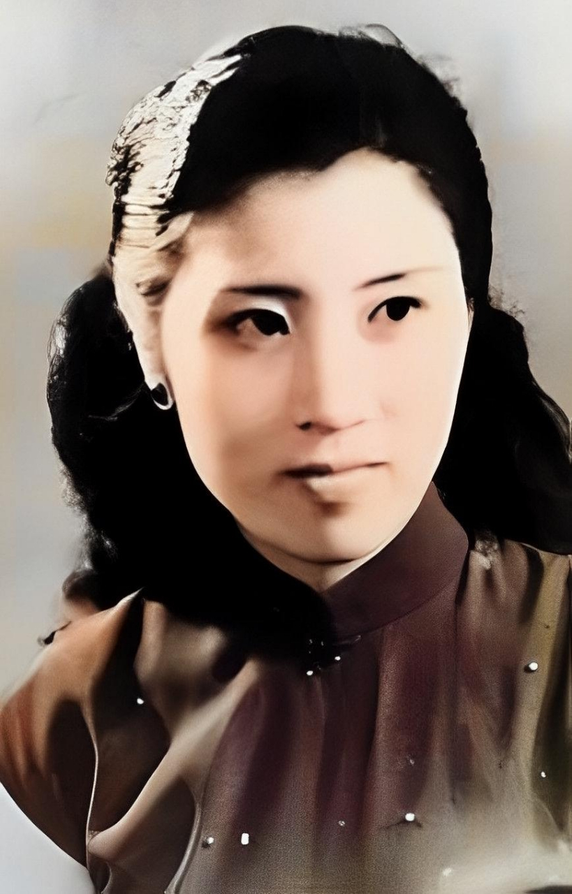 王玉玲十七岁时嫁给张灵甫,年轻貌美!