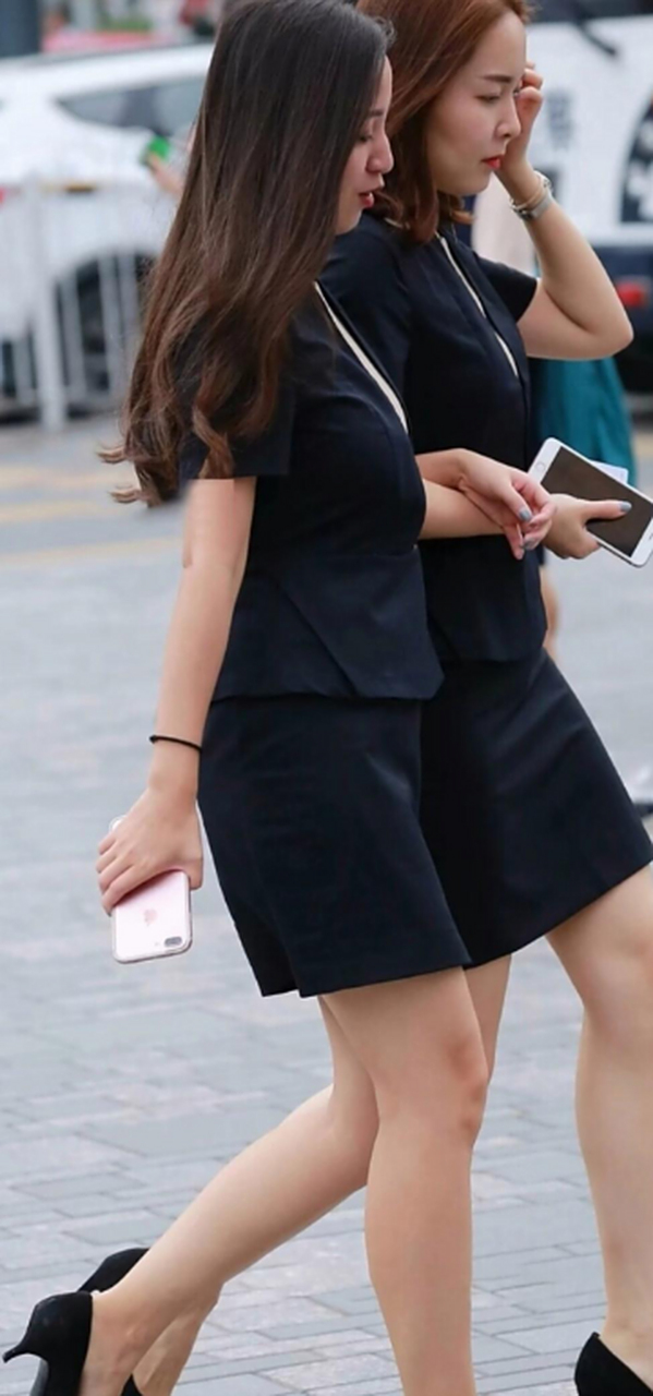 街拍美女职业装穿搭