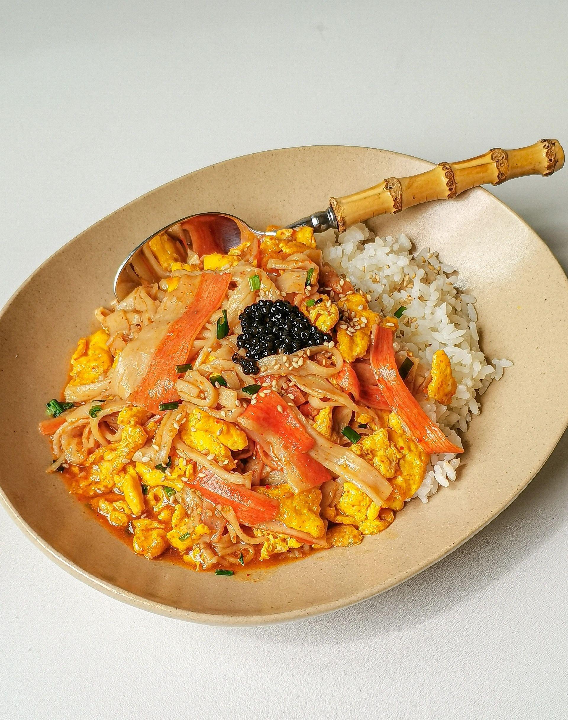 低卡高蛋白蟹柳炒蛋盖饭 鲜香浓郁的料汁拌饭巨鲜香滑嫩 好吃的停不
