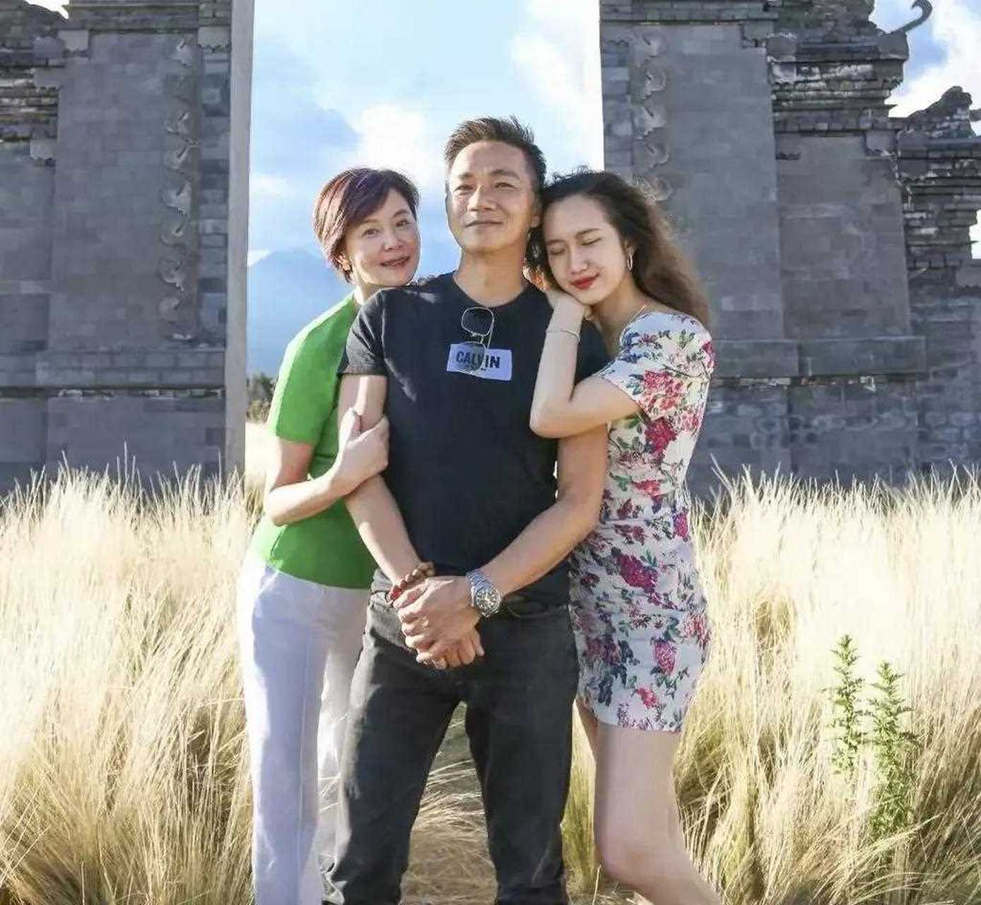 骆达华的老婆照片图片